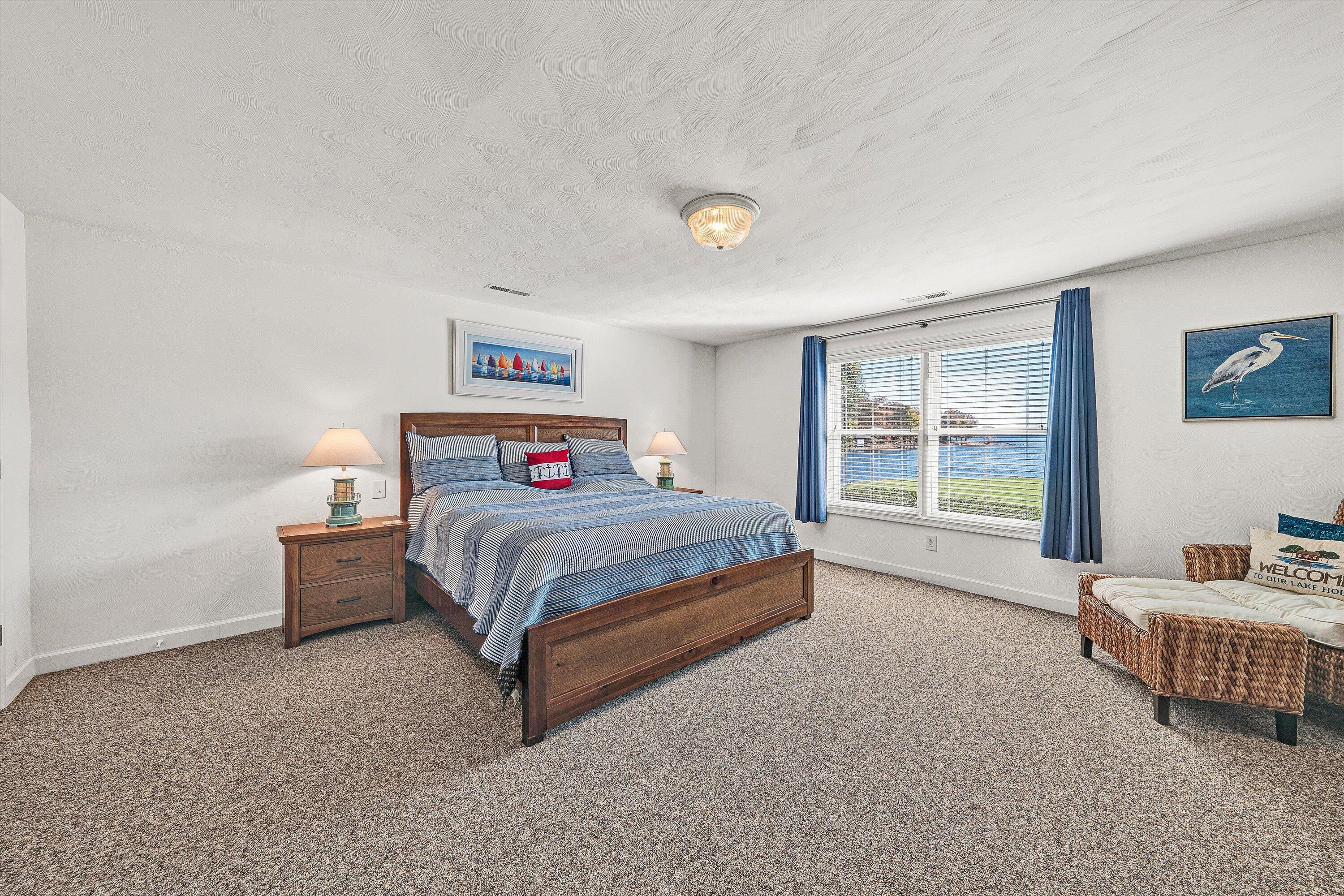 Moneta, Virginia 24121, United States, 4 Bedrooms Bedrooms, ,3 BathroomsBathrooms,Residential,Active,237366