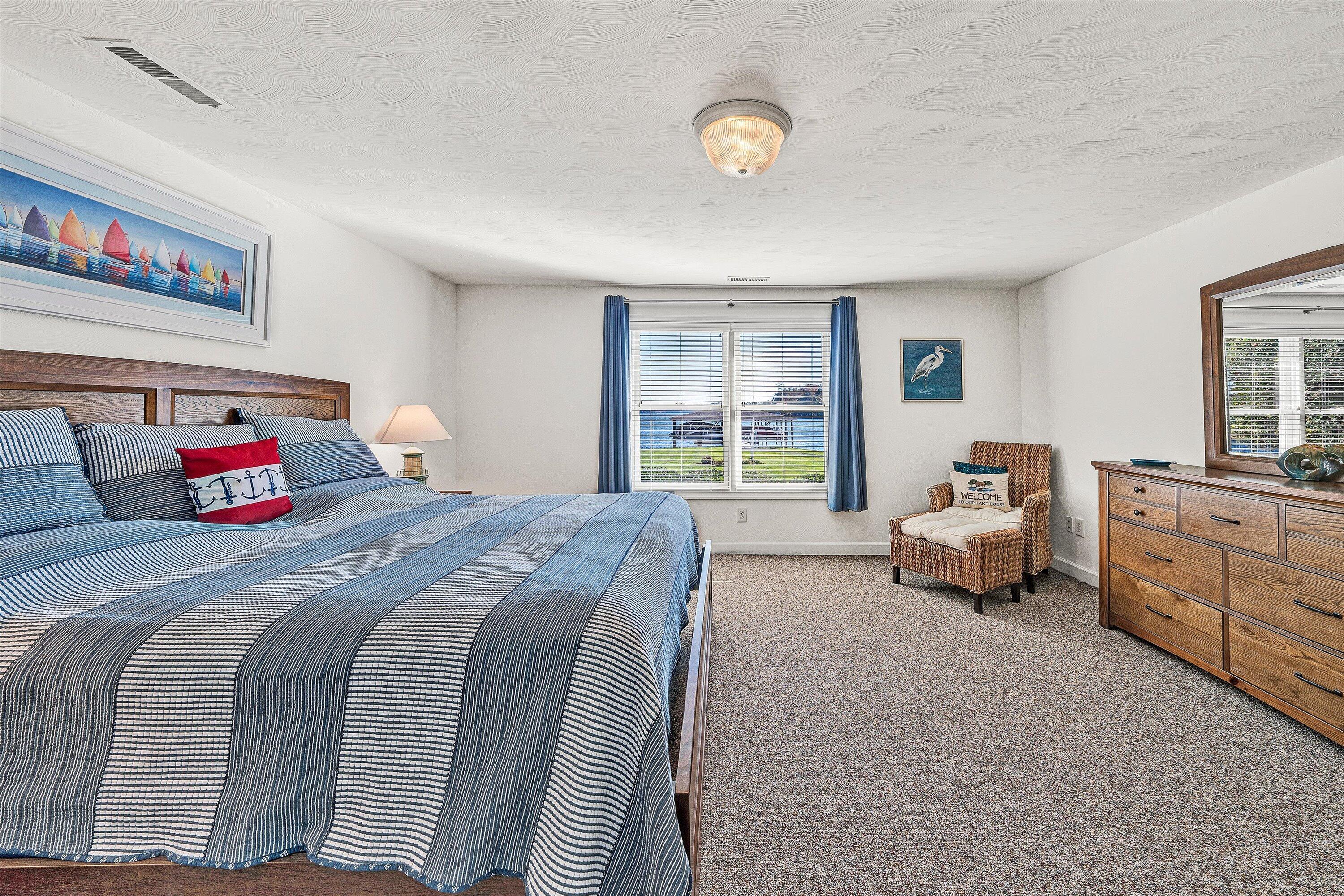 Moneta, Virginia 24121, United States, 4 Bedrooms Bedrooms, ,3 BathroomsBathrooms,Residential,Active,237366