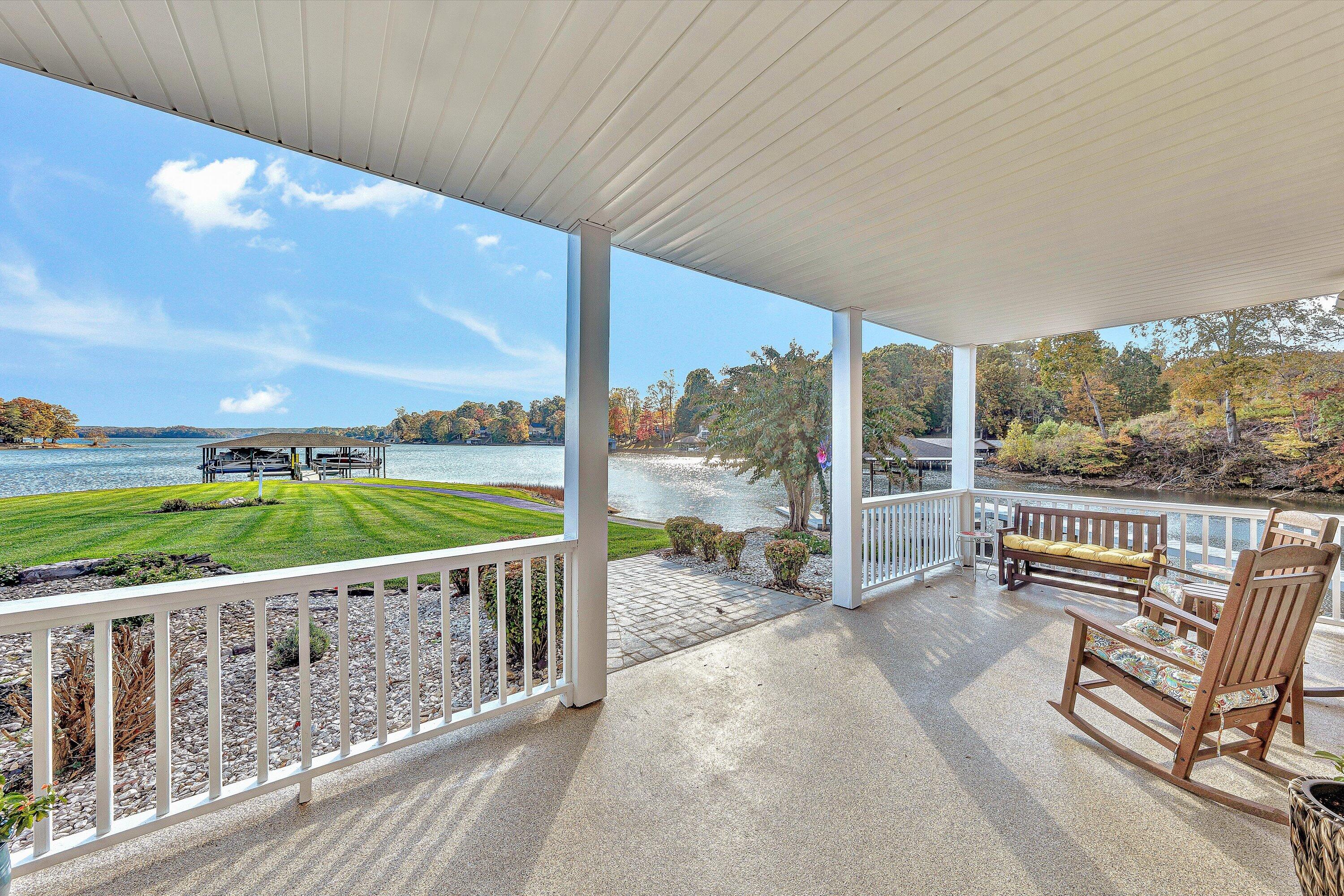 Moneta, Virginia 24121, United States, 4 Bedrooms Bedrooms, ,3 BathroomsBathrooms,Residential,Active,237366