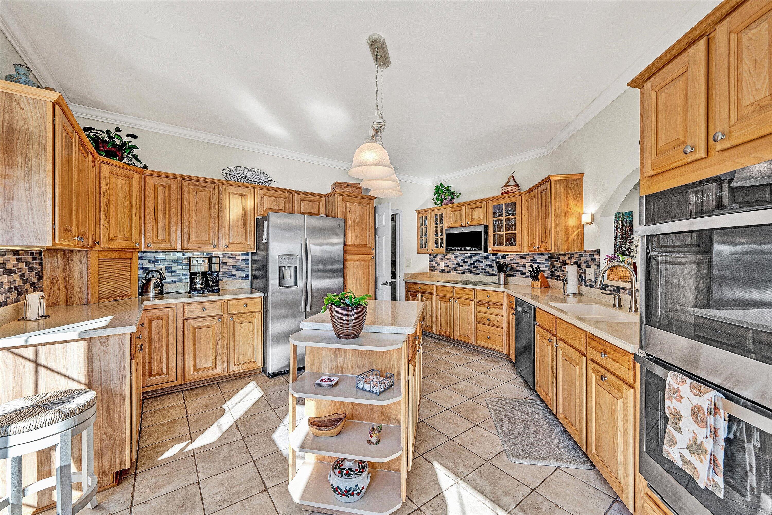 Moneta, Virginia 24121, United States, 4 Bedrooms Bedrooms, ,3 BathroomsBathrooms,Residential,Active,237366