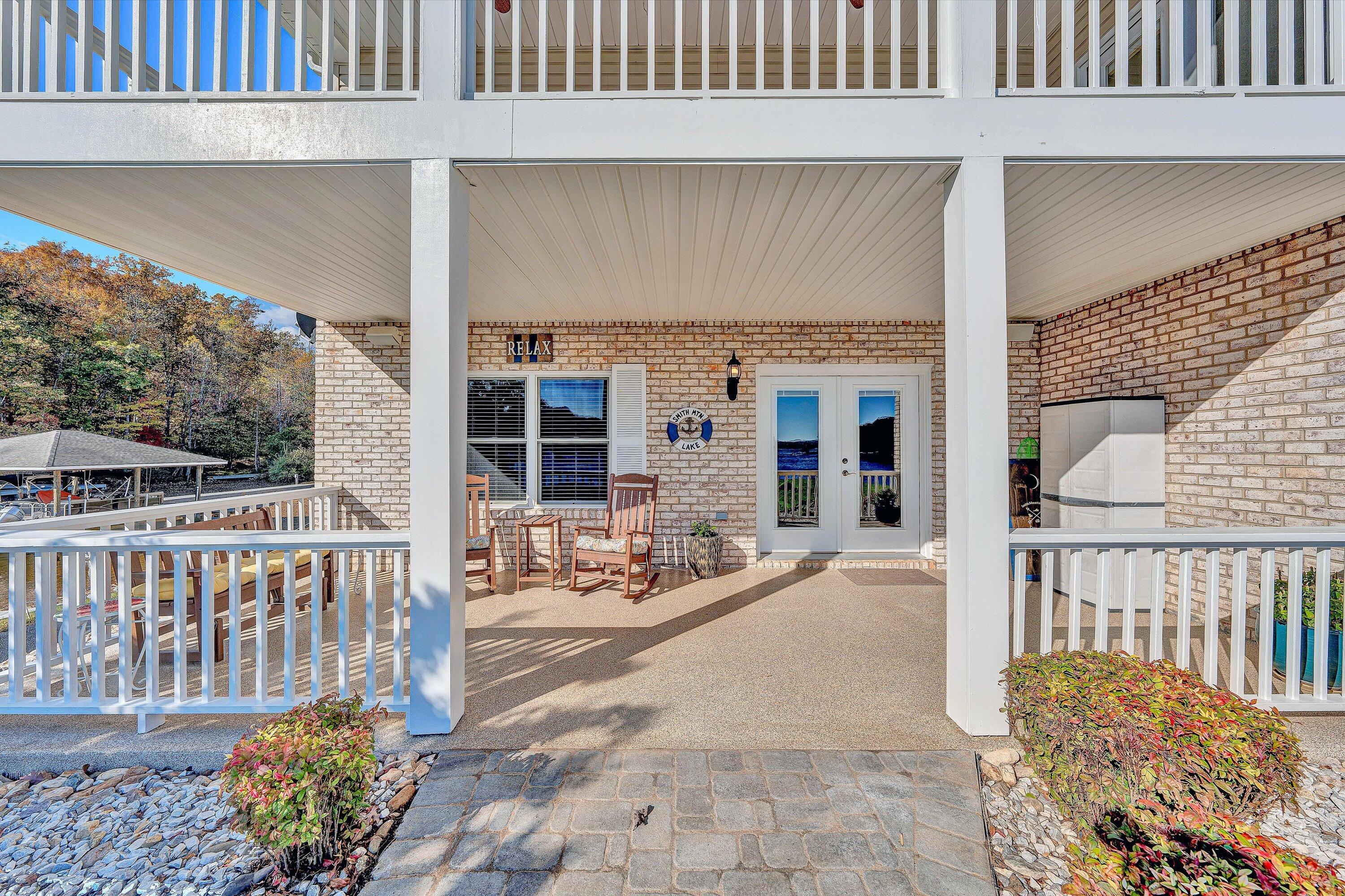 Moneta, Virginia 24121, United States, 4 Bedrooms Bedrooms, ,3 BathroomsBathrooms,Residential,Active,237366