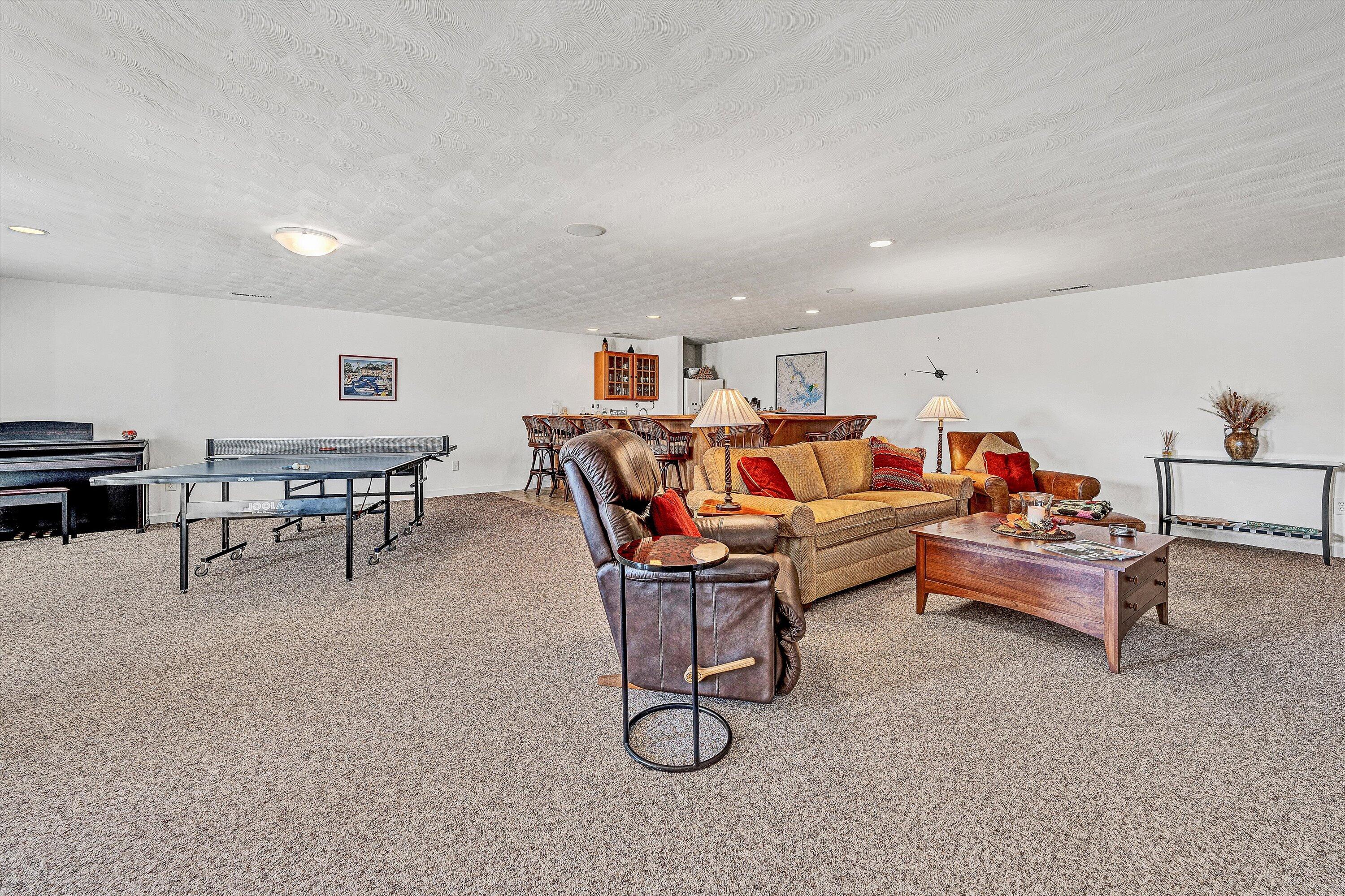 Moneta, Virginia 24121, United States, 4 Bedrooms Bedrooms, ,3 BathroomsBathrooms,Residential,Active,237366