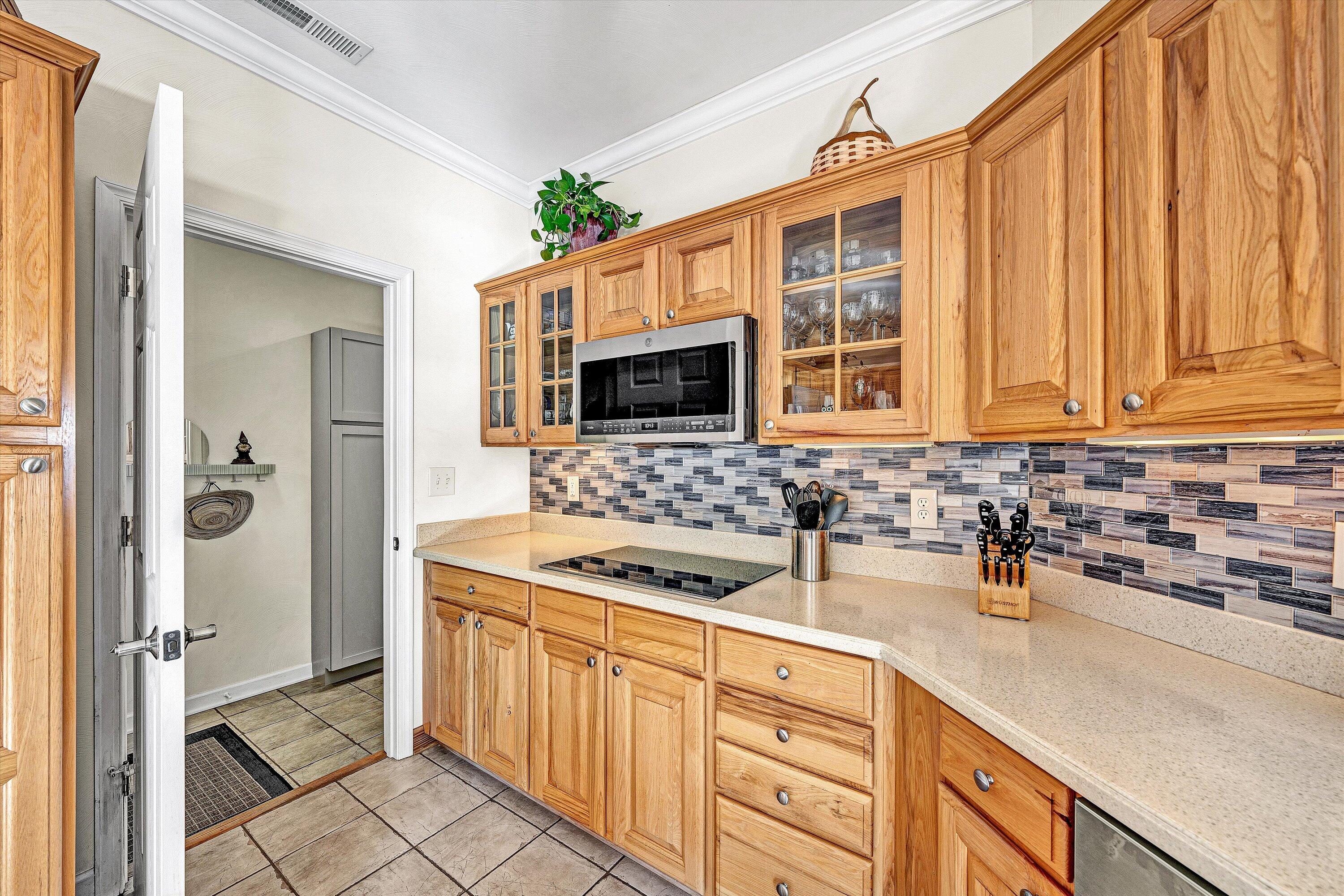 Moneta, Virginia 24121, United States, 4 Bedrooms Bedrooms, ,3 BathroomsBathrooms,Residential,Active,237366