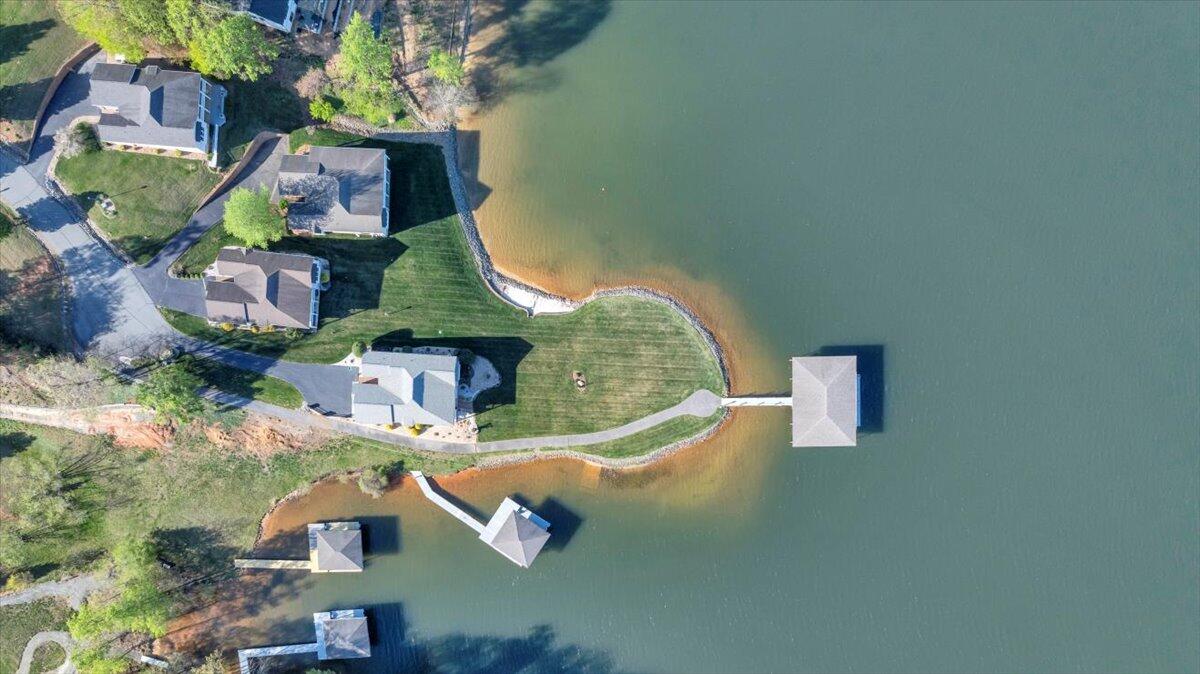 Moneta, Virginia 24121, United States, 4 Bedrooms Bedrooms, ,3 BathroomsBathrooms,Residential,Active,237366