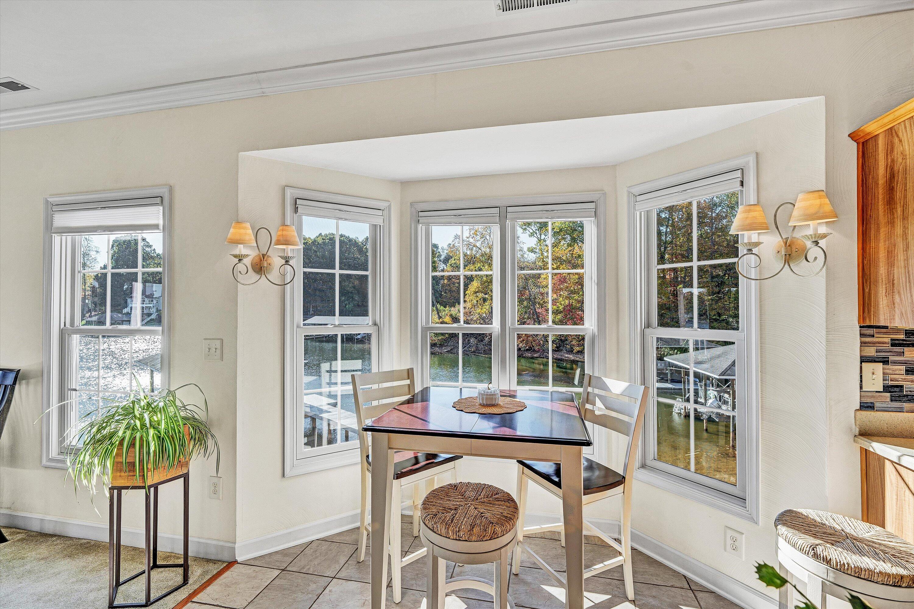 Moneta, Virginia 24121, United States, 4 Bedrooms Bedrooms, ,3 BathroomsBathrooms,Residential,Active,237366