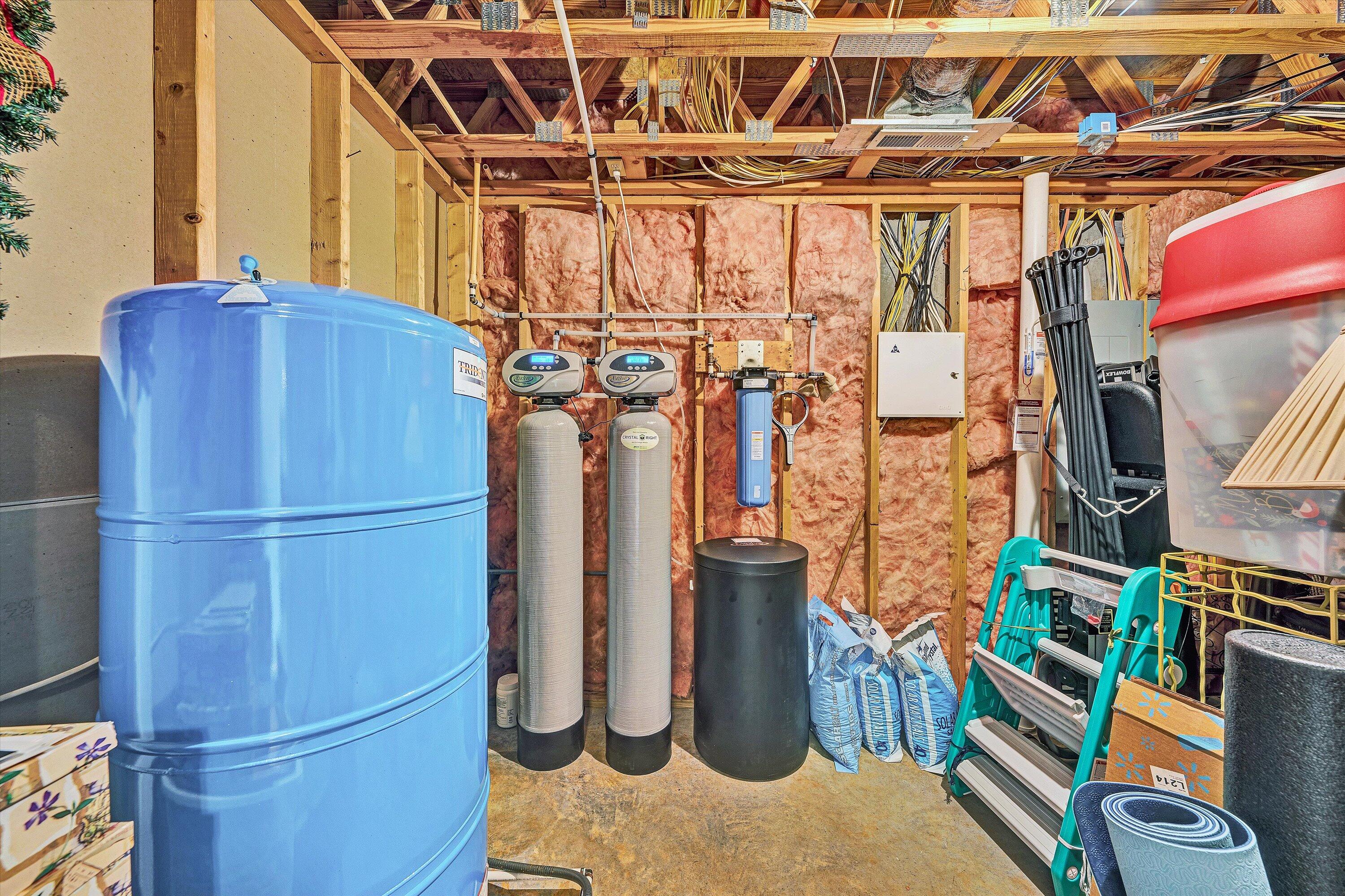 Moneta, Virginia 24121, United States, 4 Bedrooms Bedrooms, ,3 BathroomsBathrooms,Residential,Active,237366