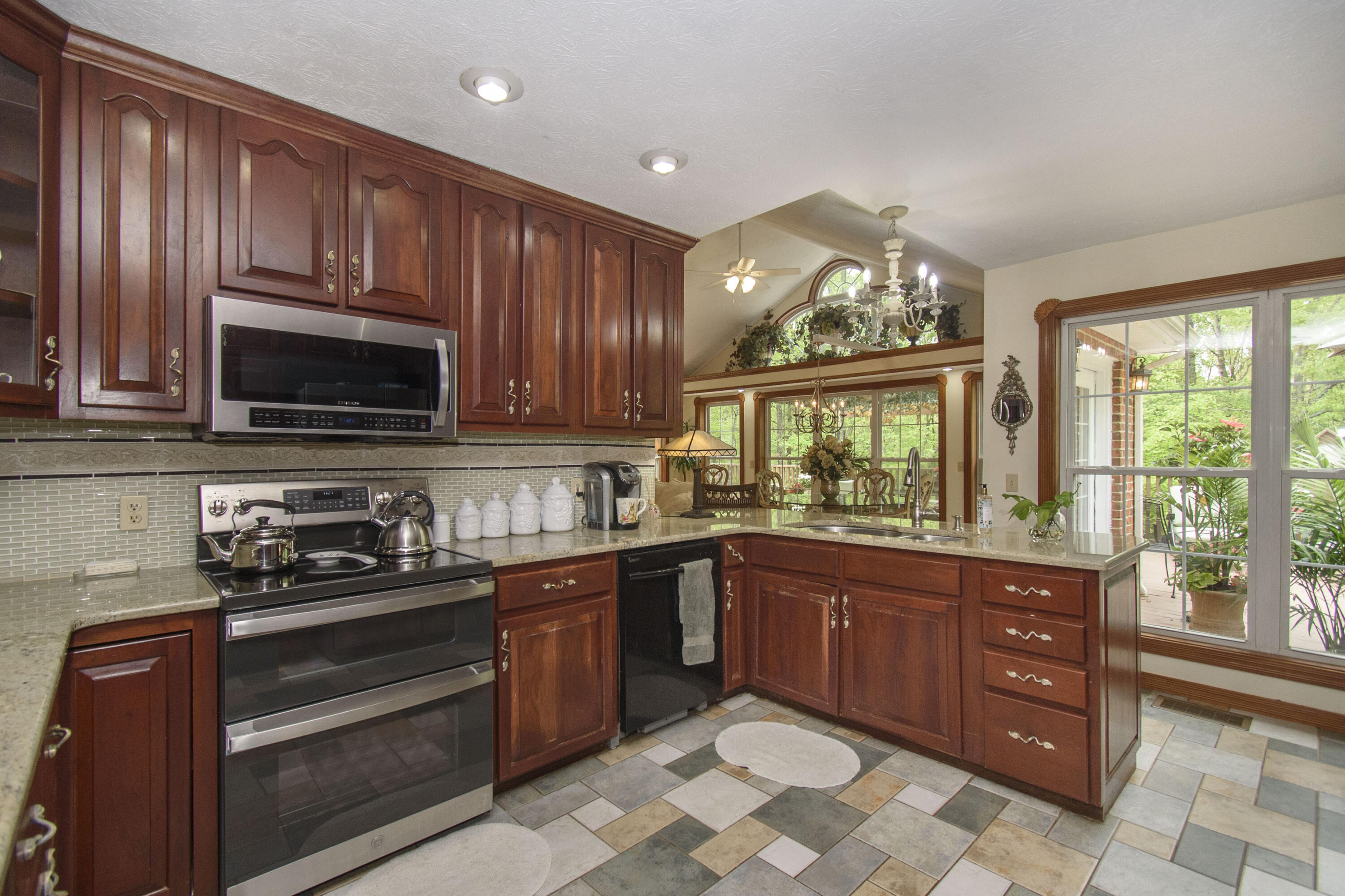157 Burks Hollow Rd, Willis, Ohio image 24