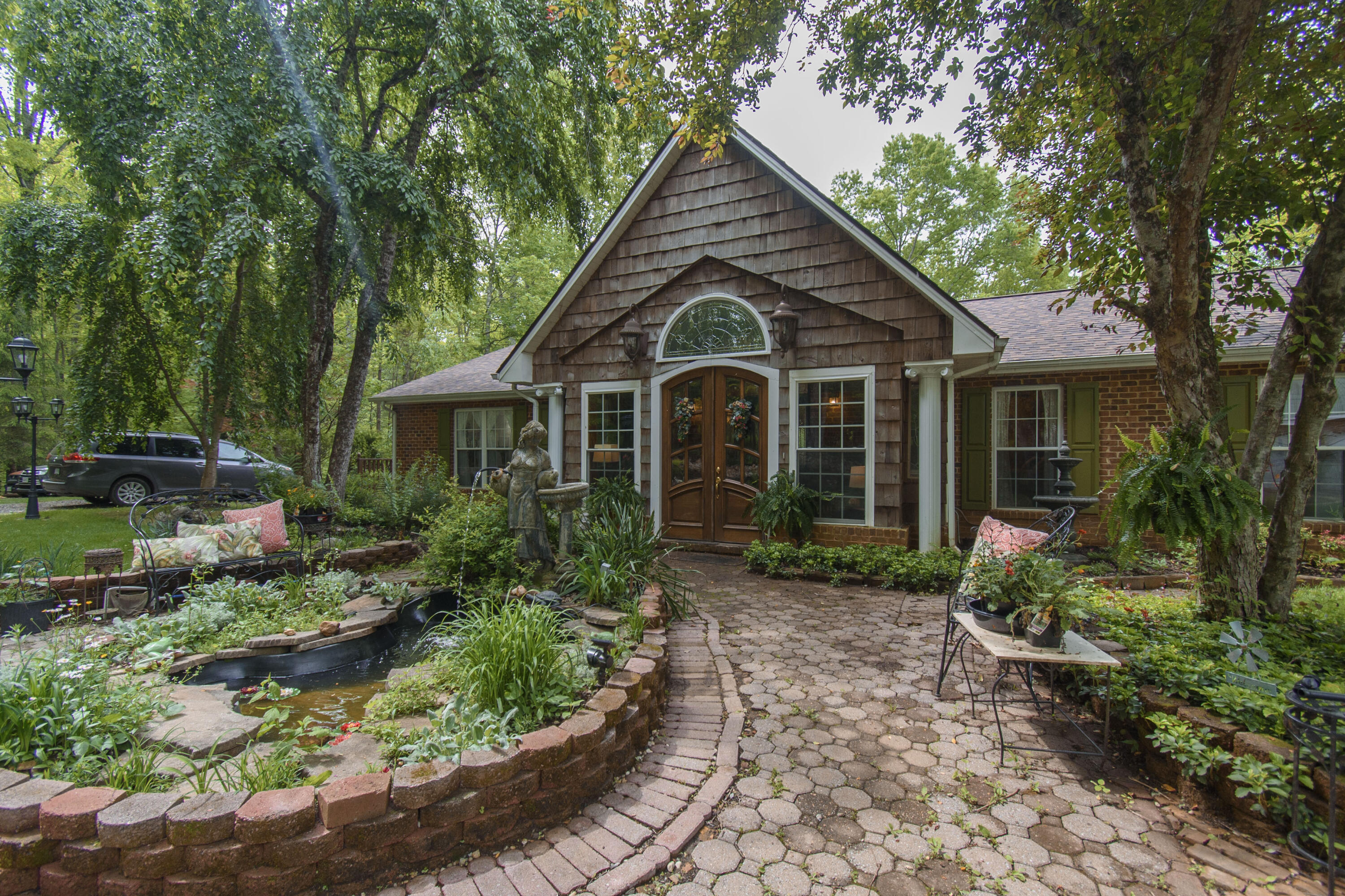 157 Burks Hollow Rd, Willis, Ohio image 1