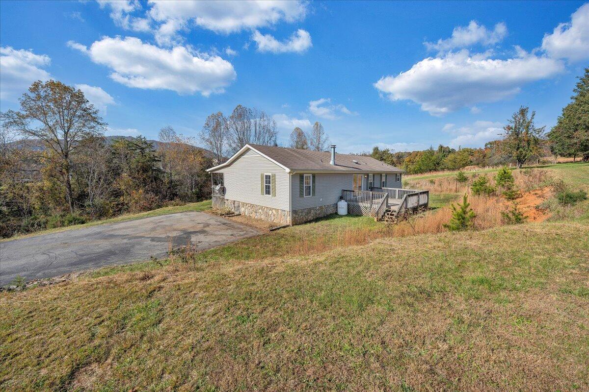 1042 Dove Hill Rd, Thaxton, Virginia image 37