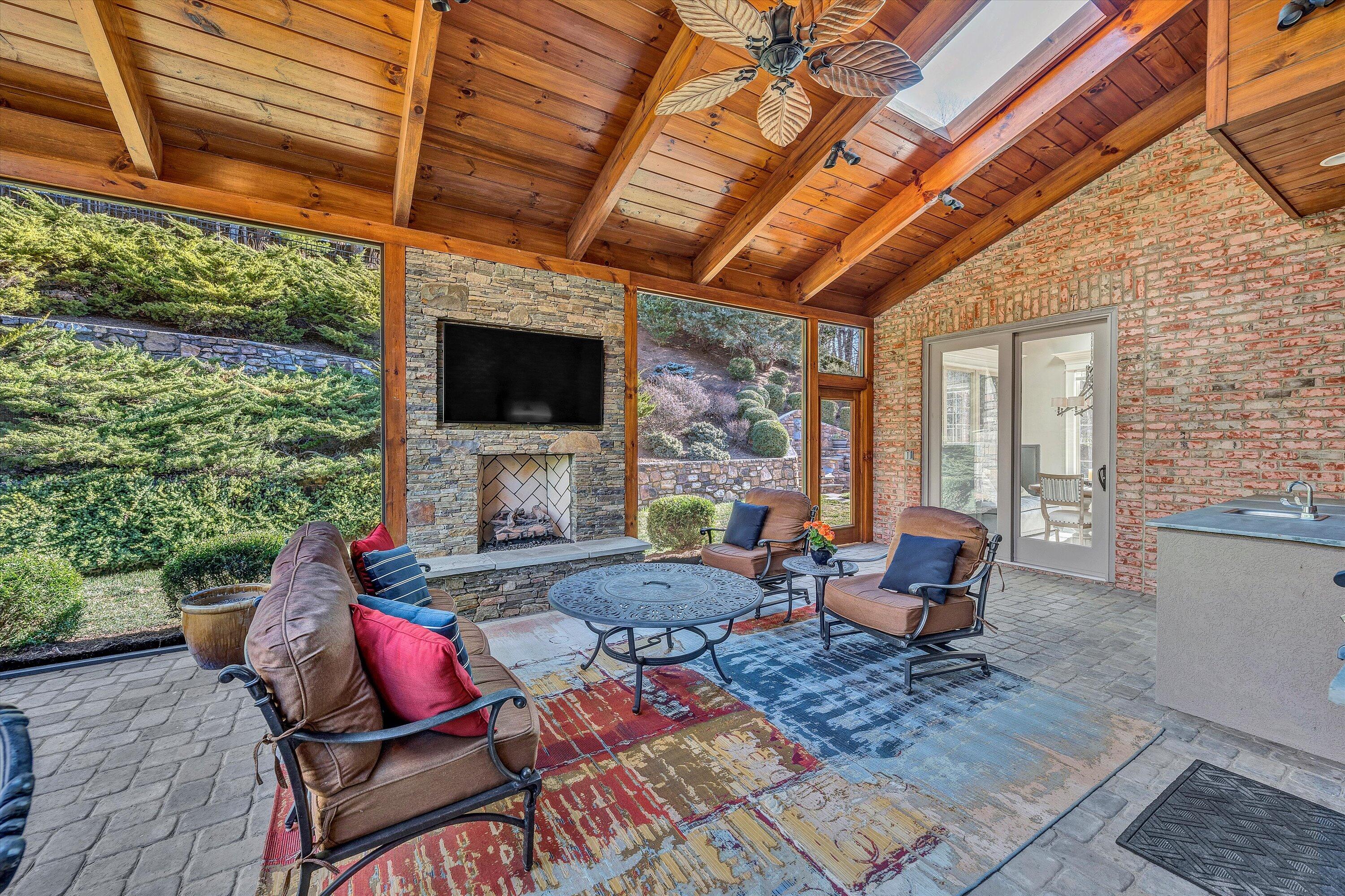 6491 Hidden Woods Dr, Roanoke, Virginia image 20