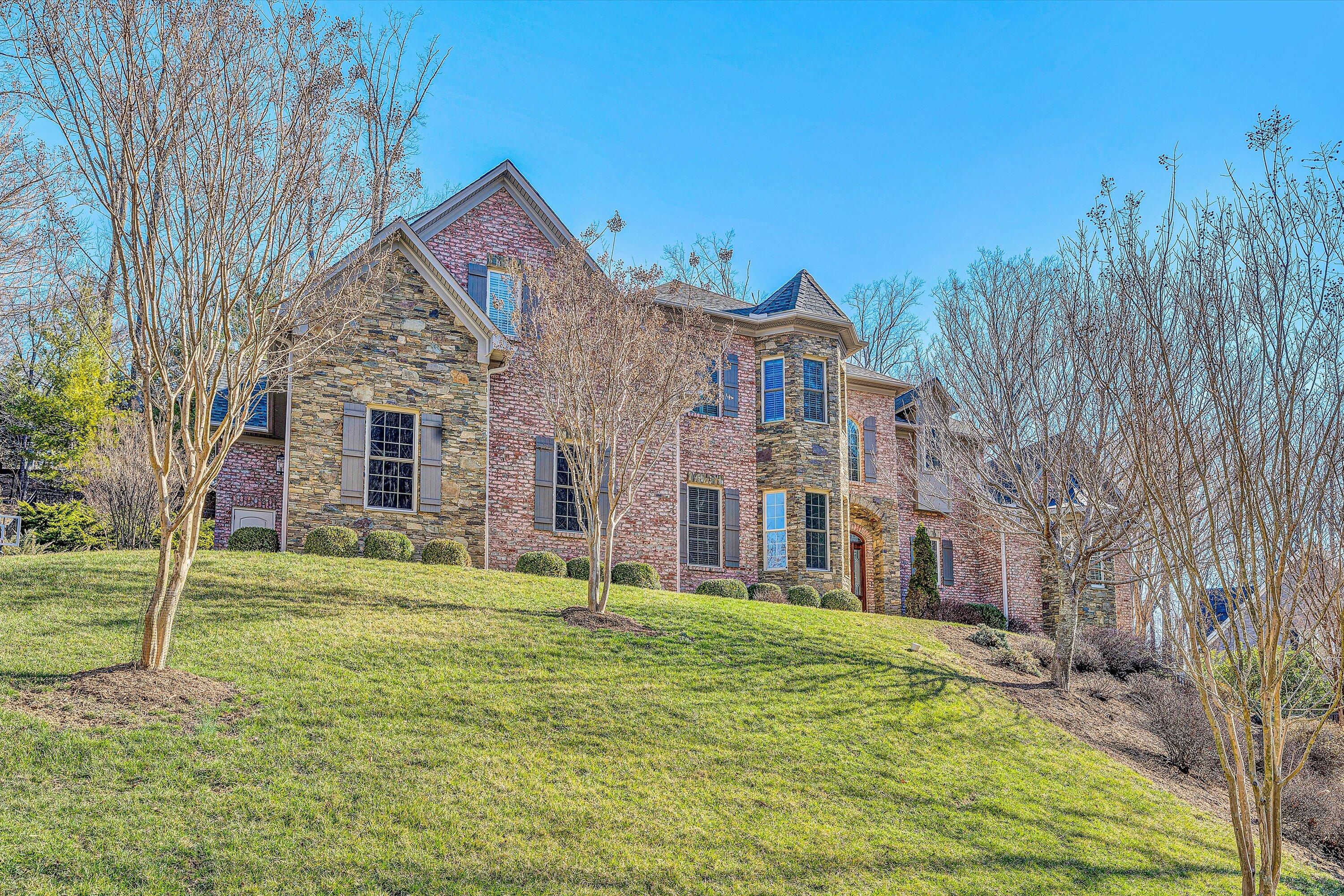 6491 Hidden Woods Dr, Roanoke, Virginia image 3