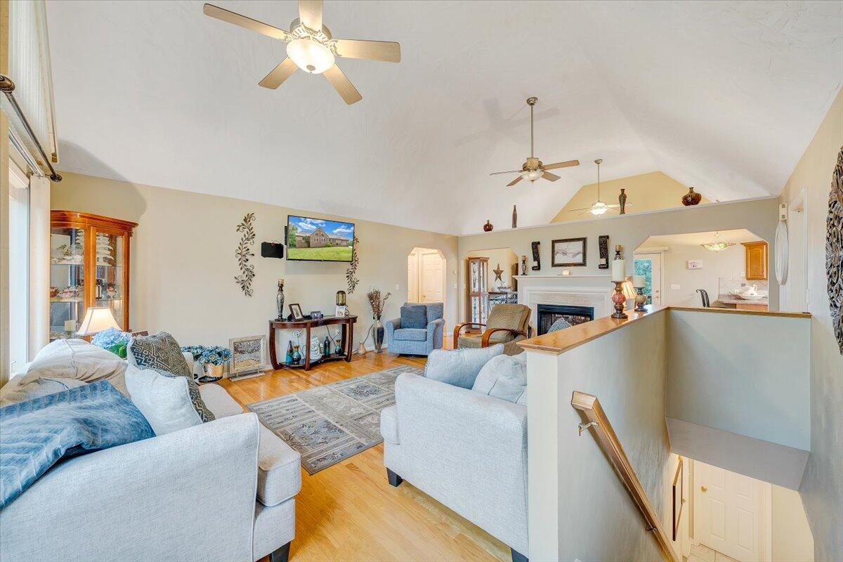 1341 Johnsbury Ct, Roanoke, Virginia image 2