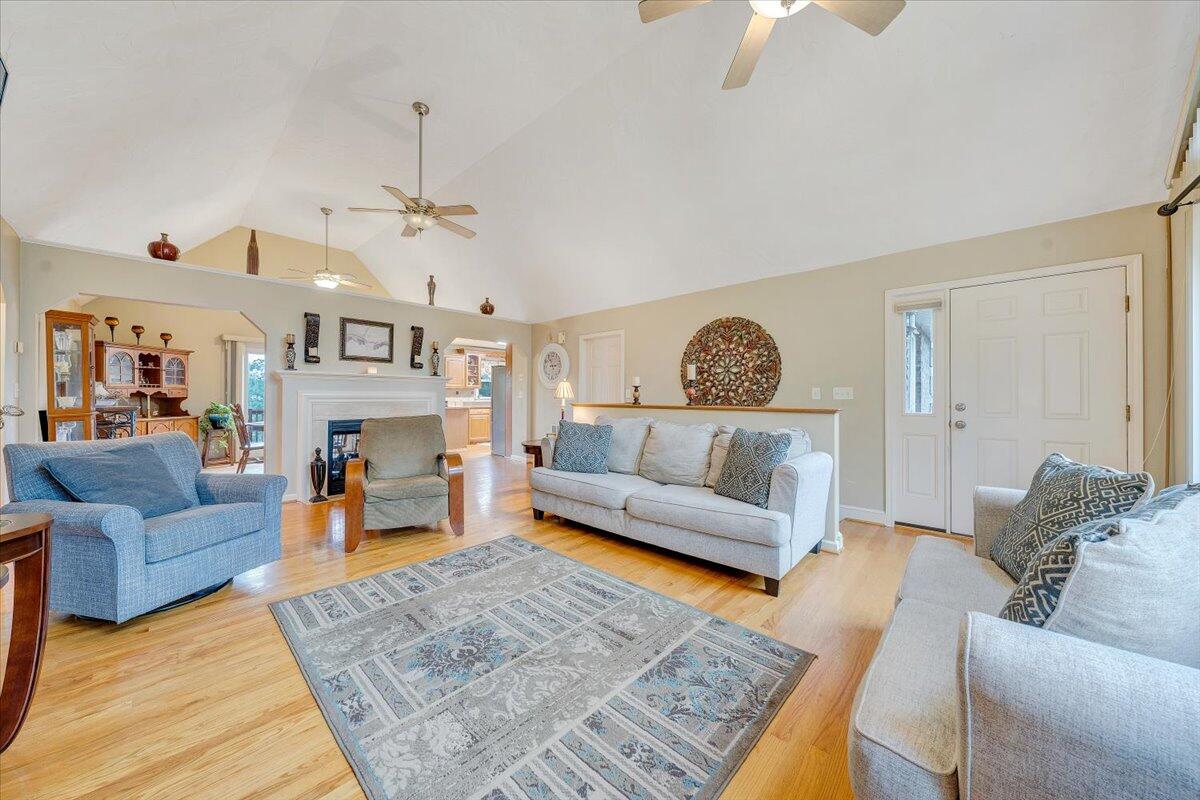 1341 Johnsbury Ct, Roanoke, Virginia image 4