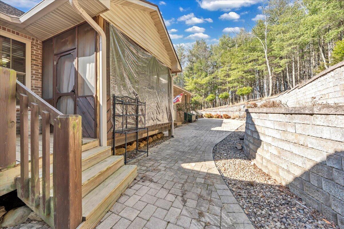 181 Borderline Rd, Willis, Virginia image 40
