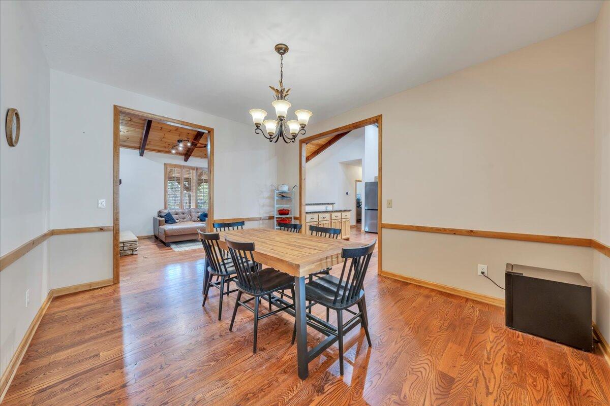 181 Borderline Rd, Willis, Virginia image 17