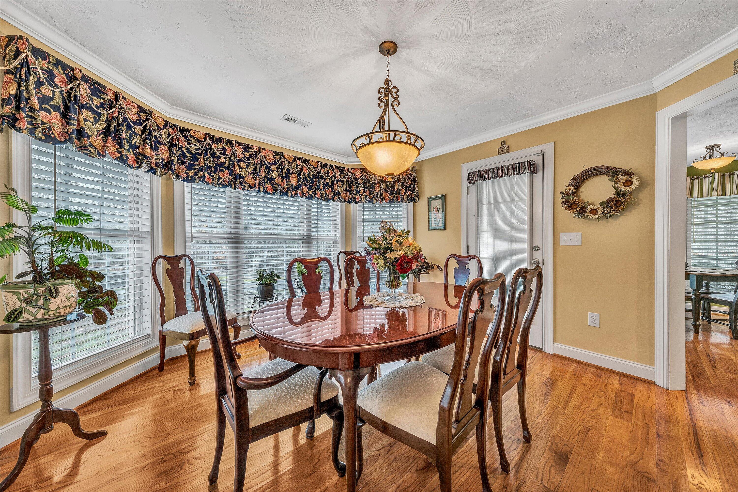 1028 Marie Dr, Huddleston, Virginia image 22