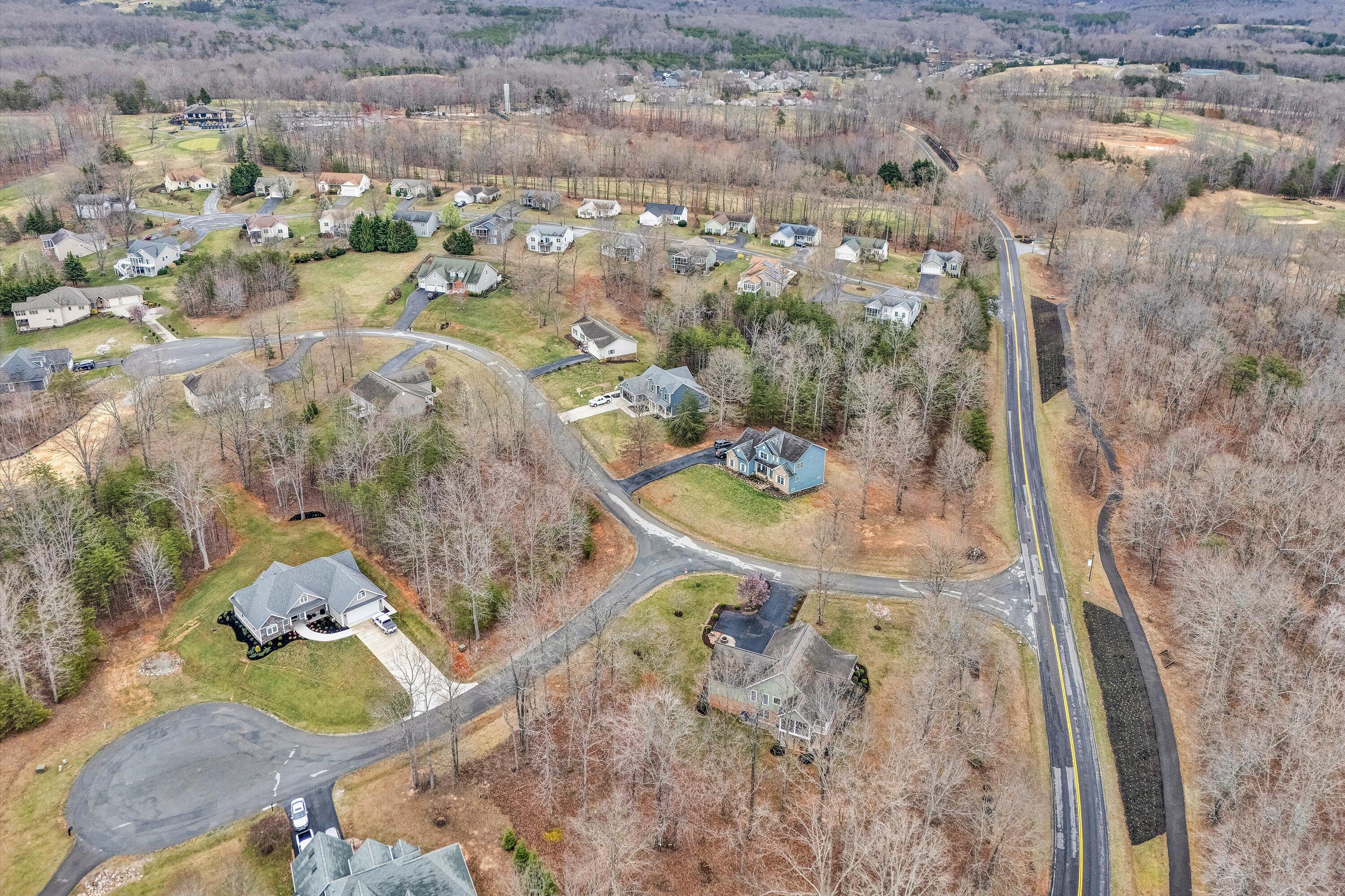 1028 Marie Dr, Huddleston, Virginia image 4