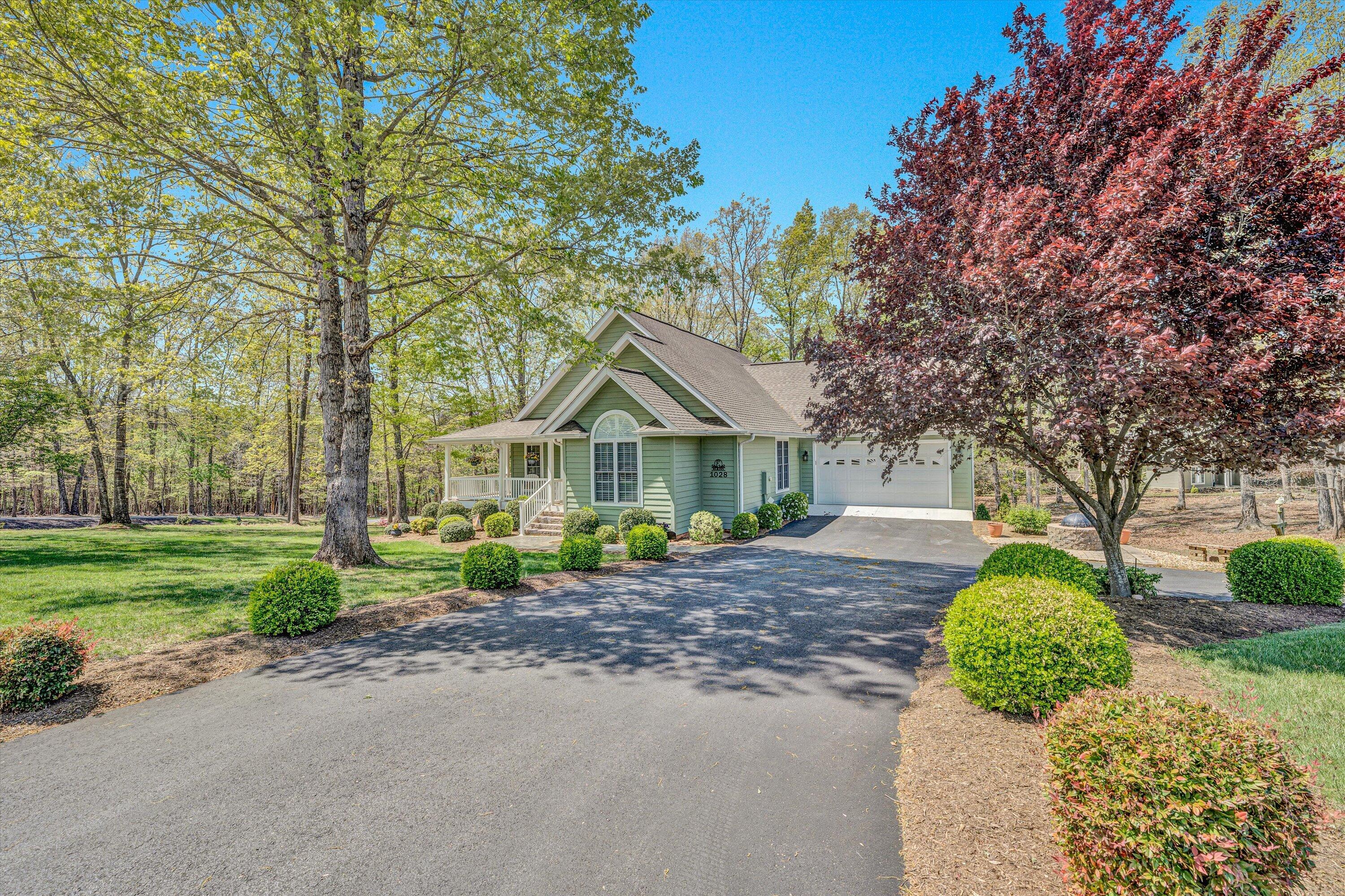1028 Marie Dr, Huddleston, Virginia image 10