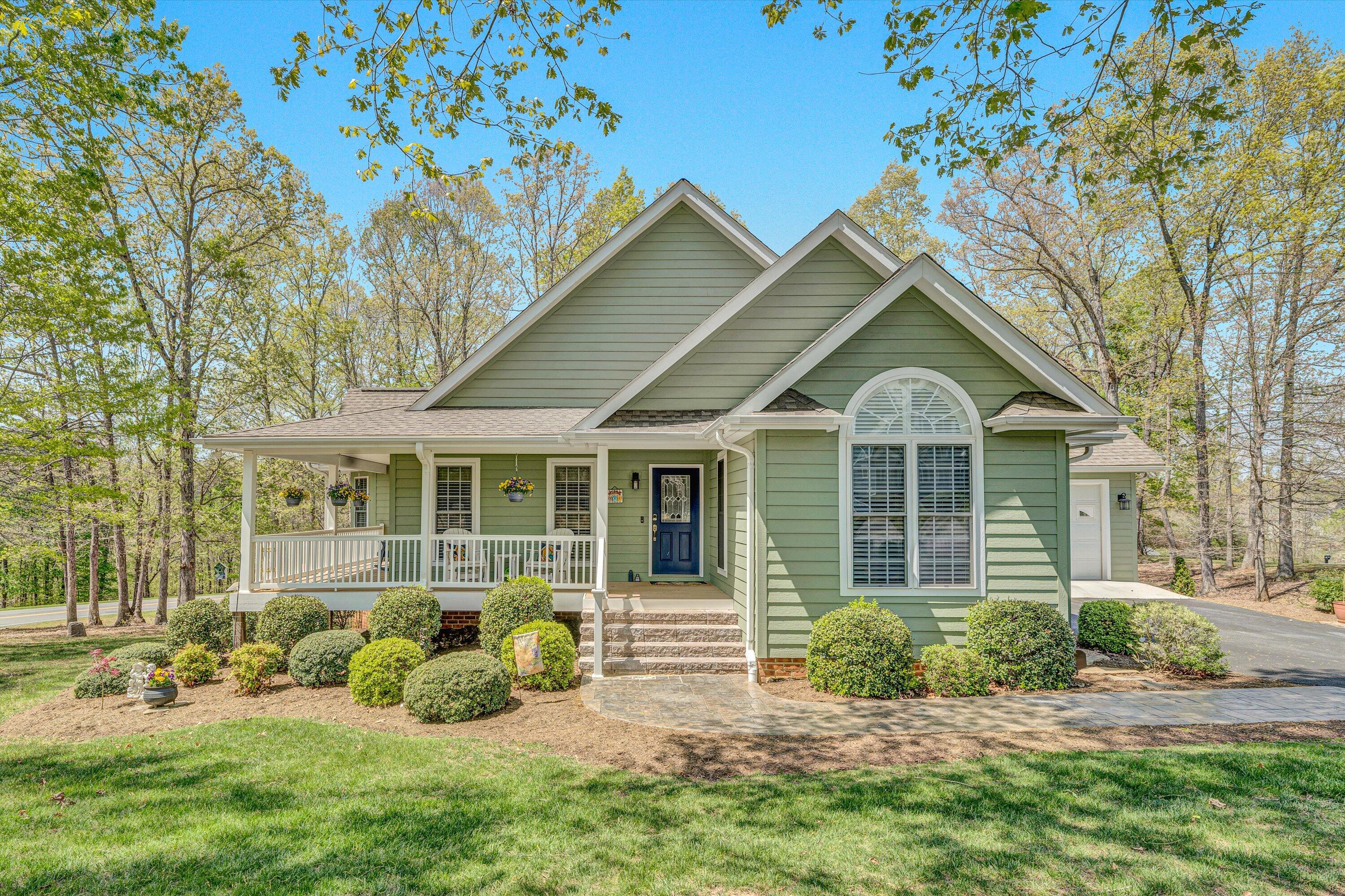 1028 Marie Dr, Huddleston, Virginia image 14