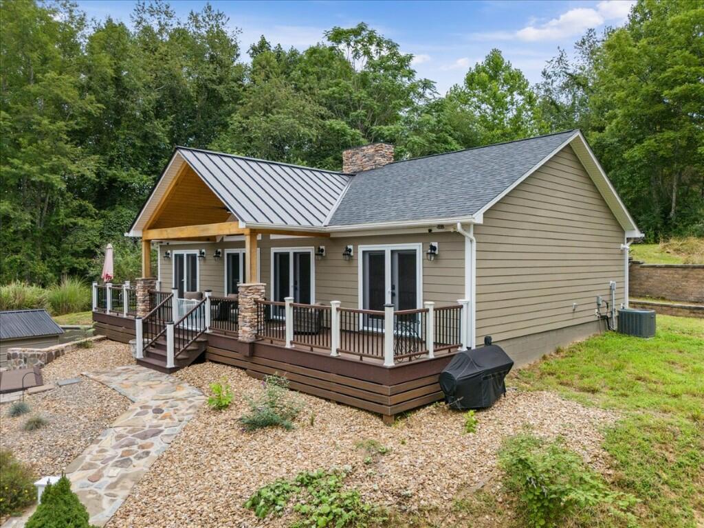 3067 Julia Simpkins Rd, Hiwassee, Virginia image 40