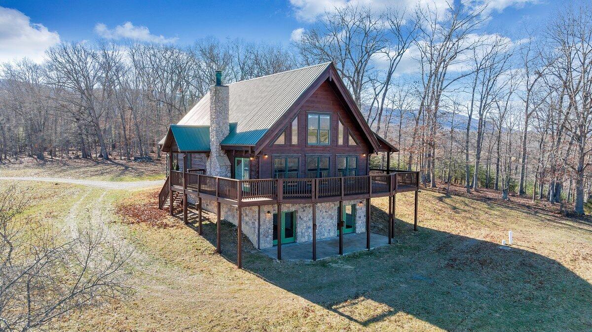 148 Caddis Ln, New Castle, Virginia image 2