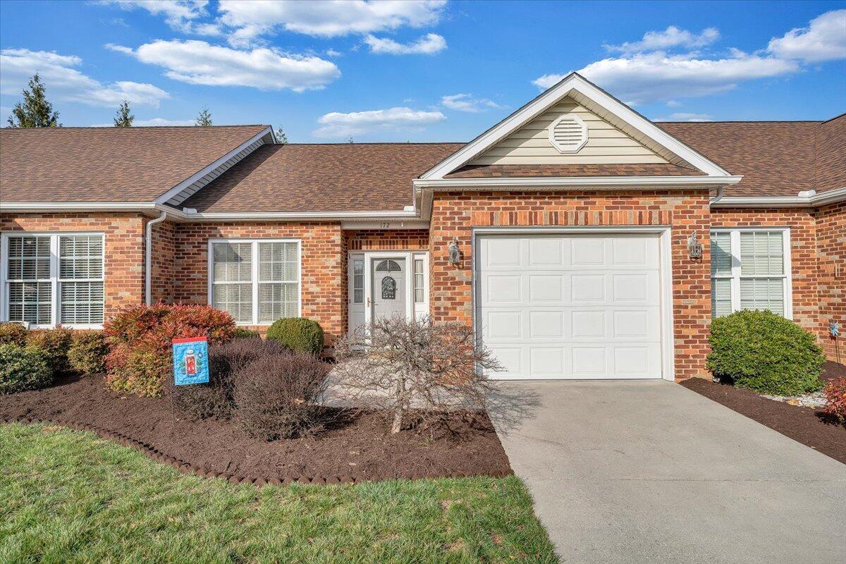 172 Cypress Ct, Roanoke, Virginia image 1