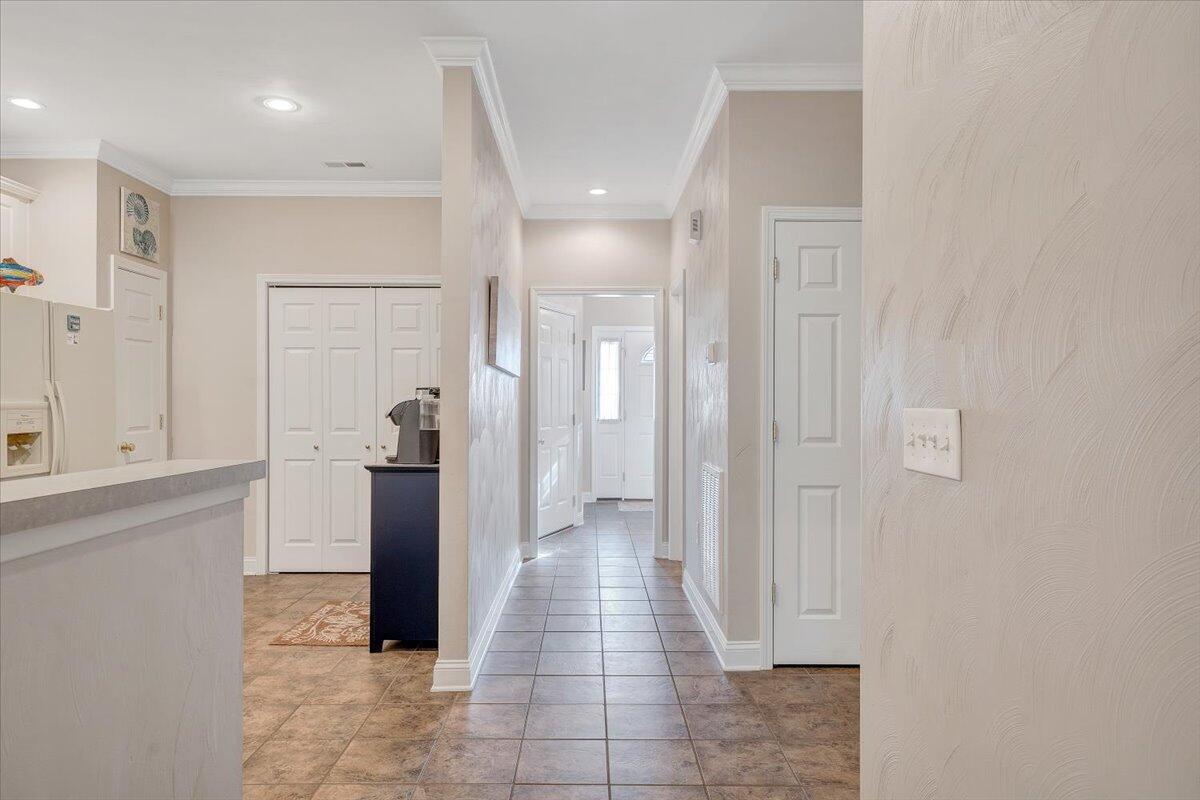 172 Cypress Ct, Roanoke, Virginia image 6
