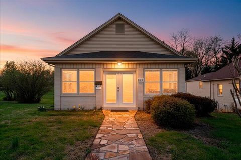 Homes For Sale - 841 Bedford Rd<br/> Vinton, VA 24179