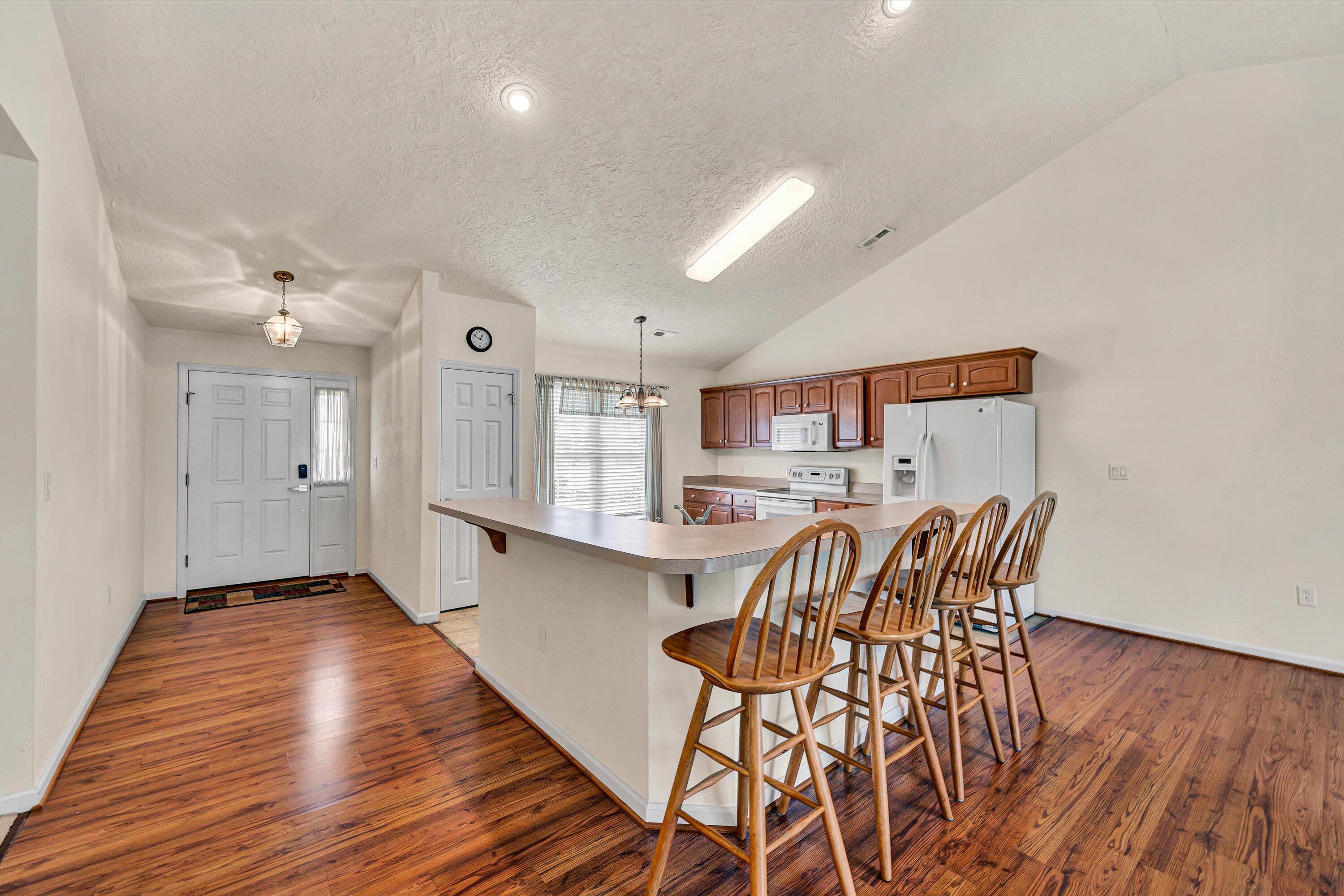1801 Meadows Ct, Vinton, Virginia image 3