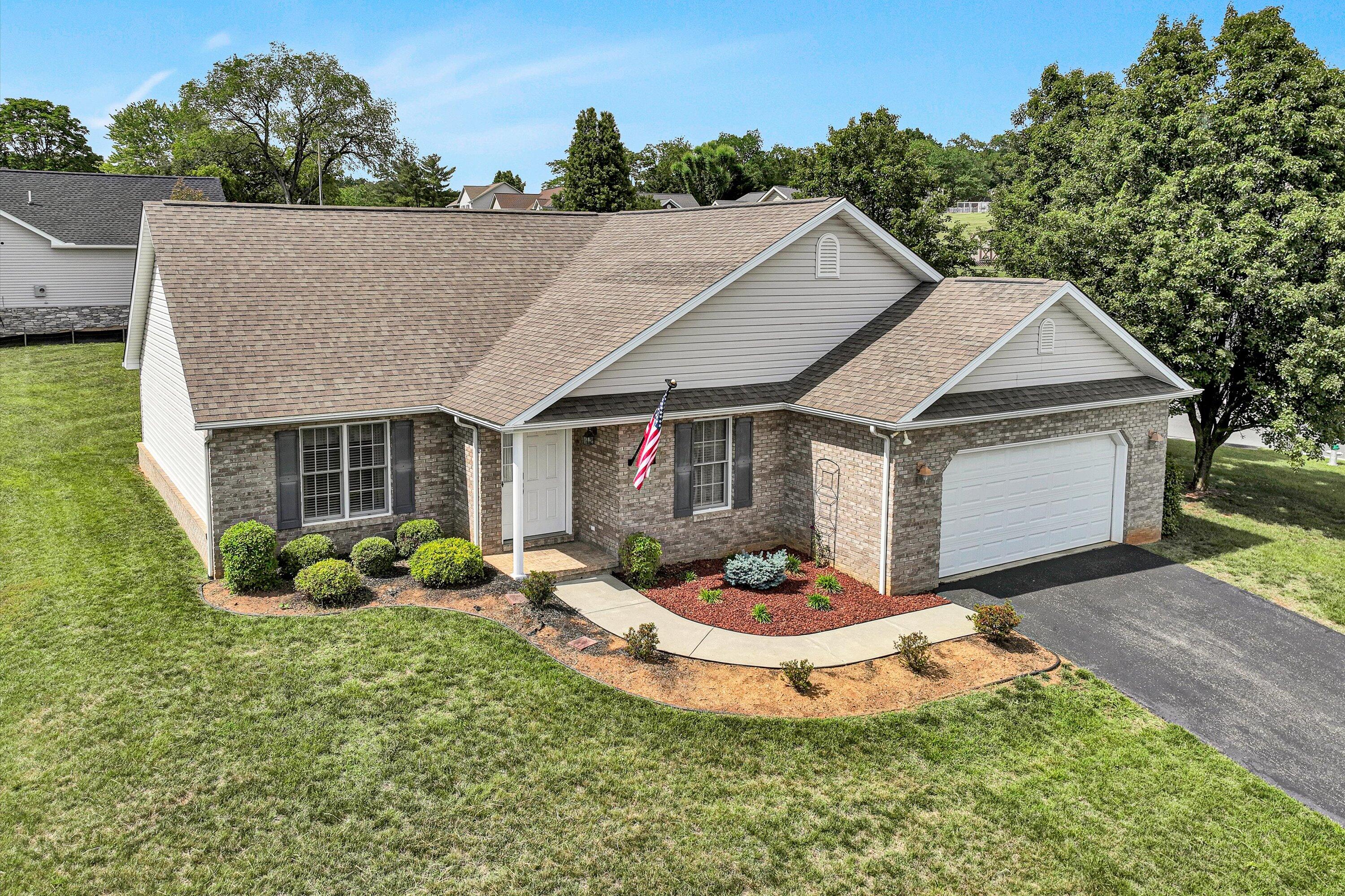 1801 Meadows Ct, Vinton, Virginia image 1