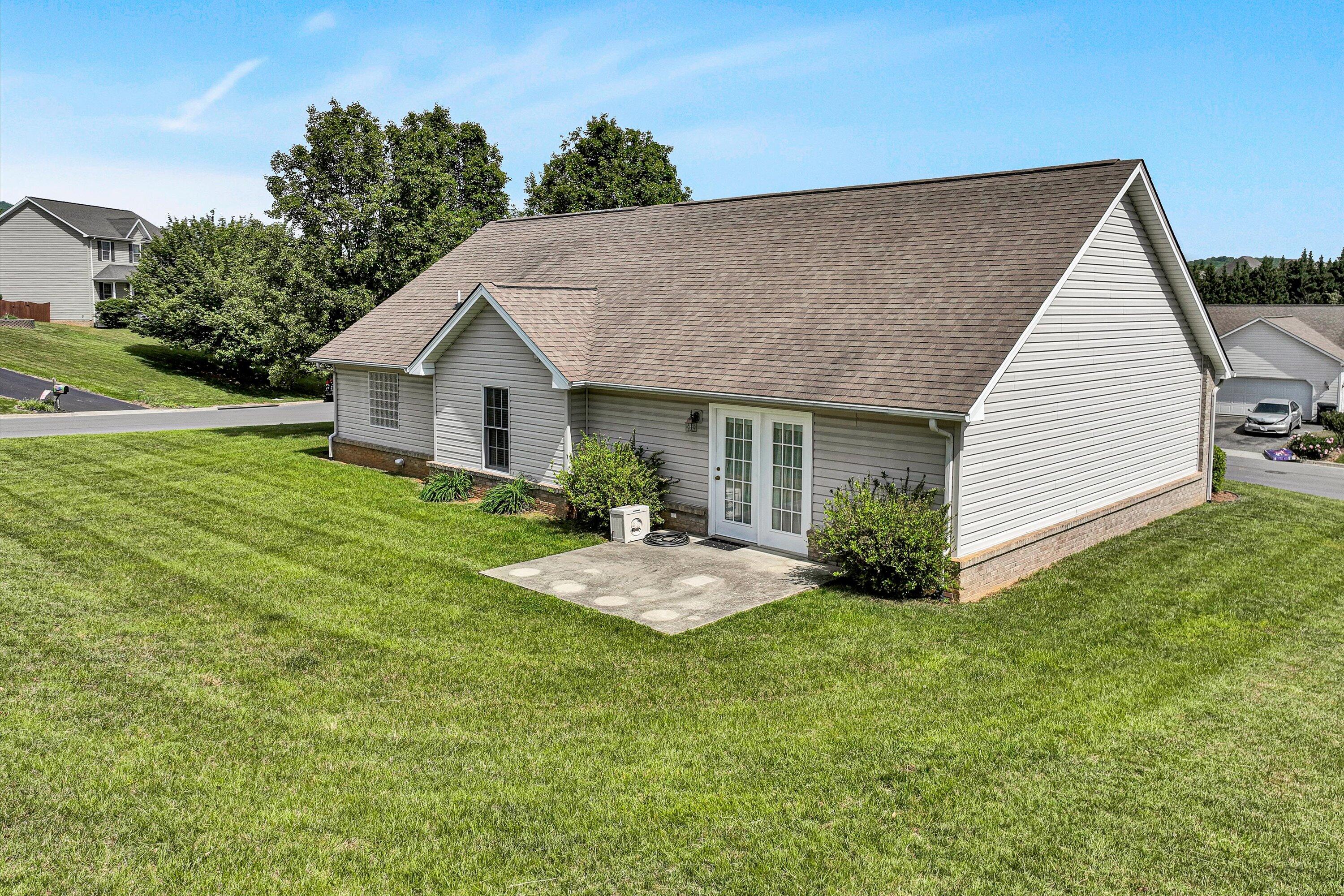 1801 Meadows Ct, Vinton, Virginia image 8
