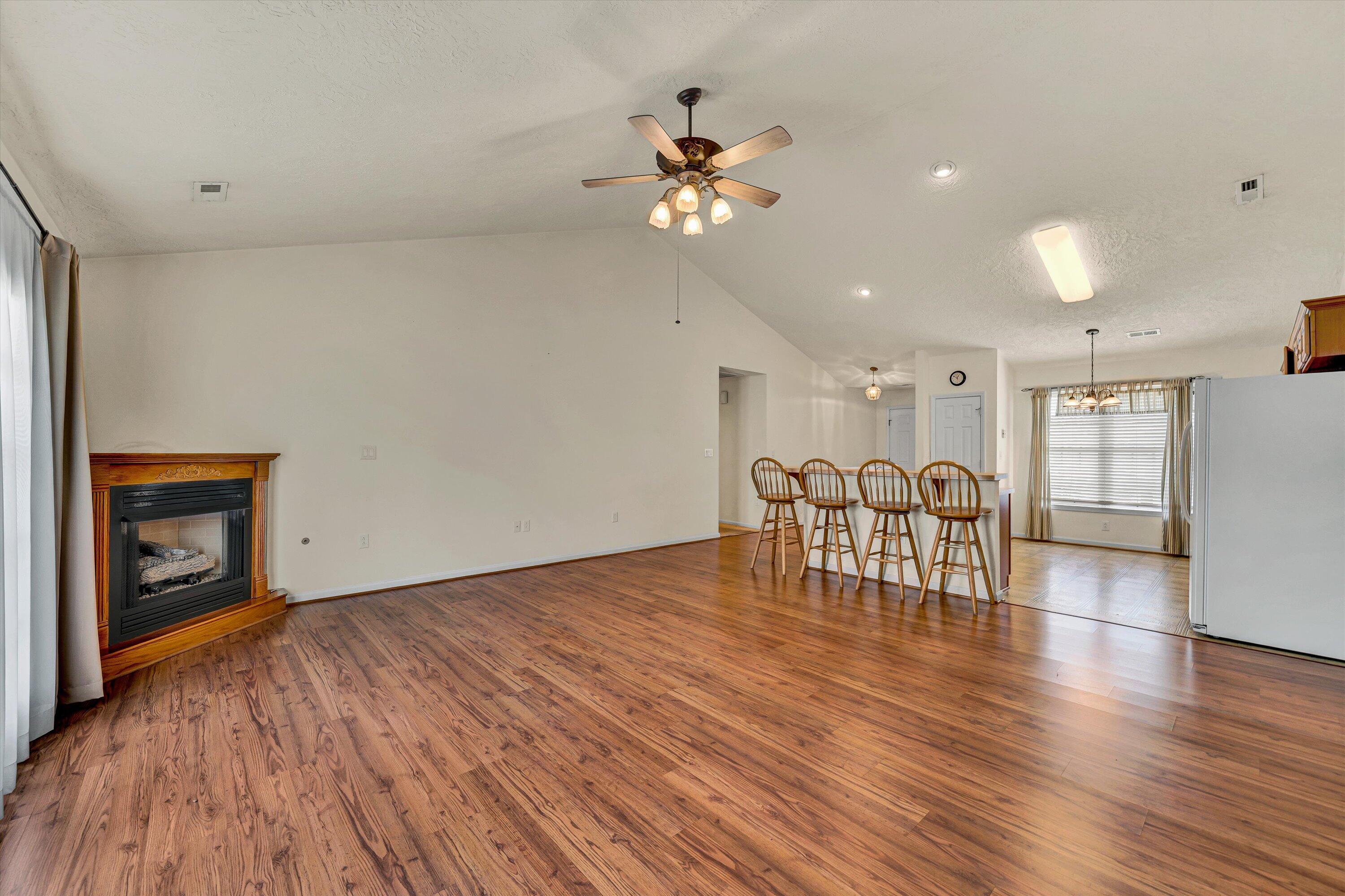 1801 Meadows Ct, Vinton, Virginia image 11