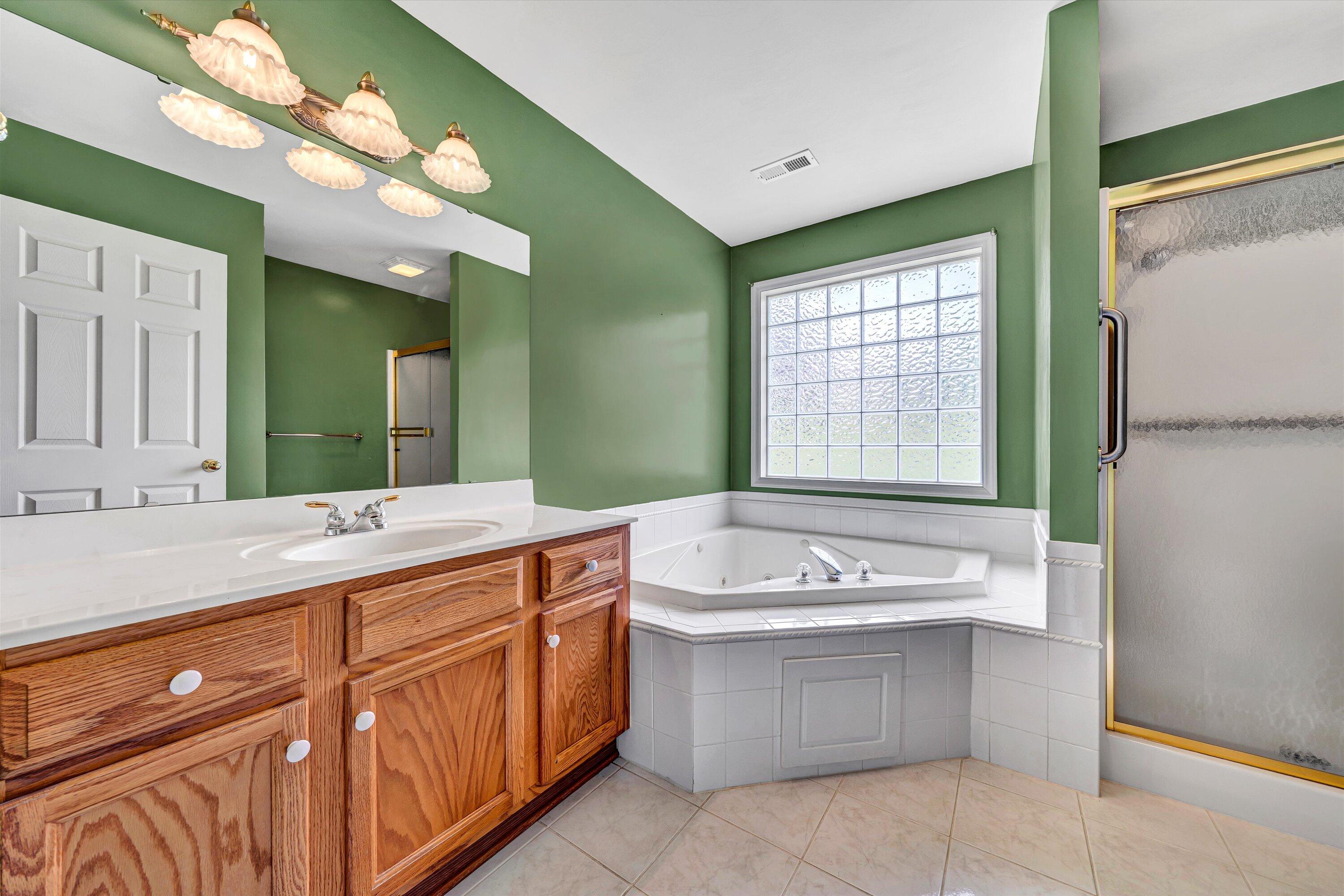 1801 Meadows Ct, Vinton, Virginia image 22