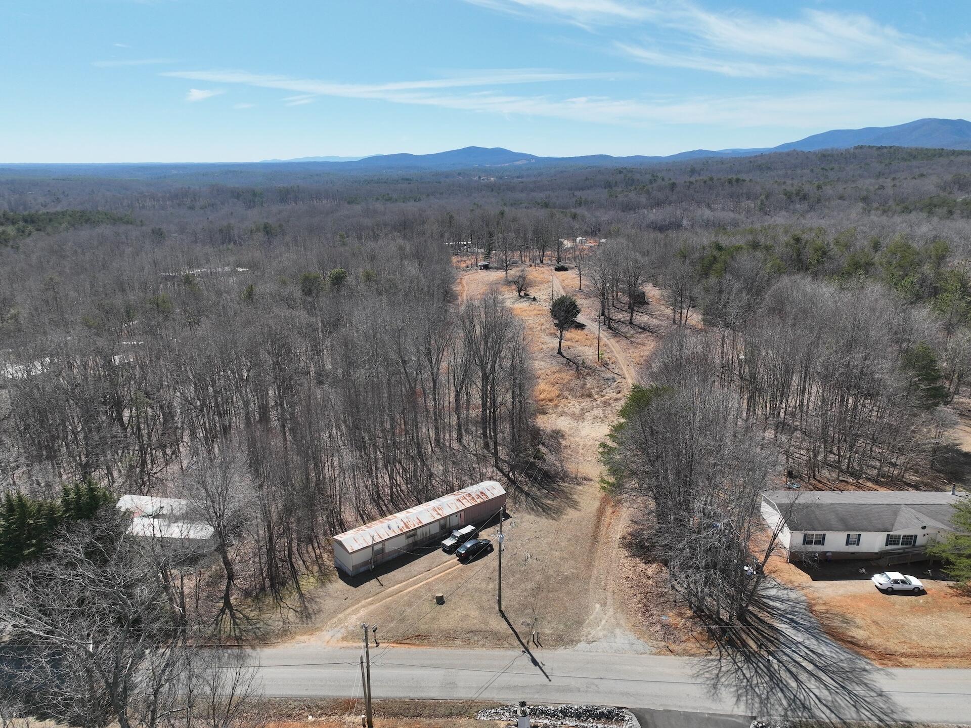 128 Green Oak Ln, Patrick Springs, Virginia image 3