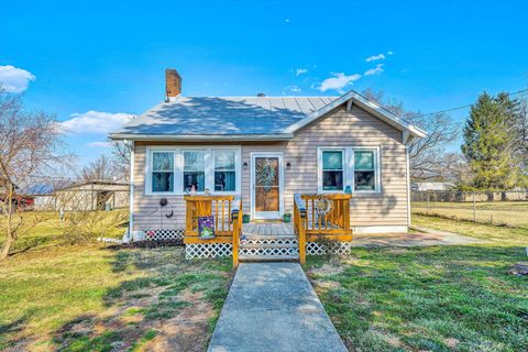 Homes For Sale - 97 Woodman Ave<br/> New Castle, VA 24127