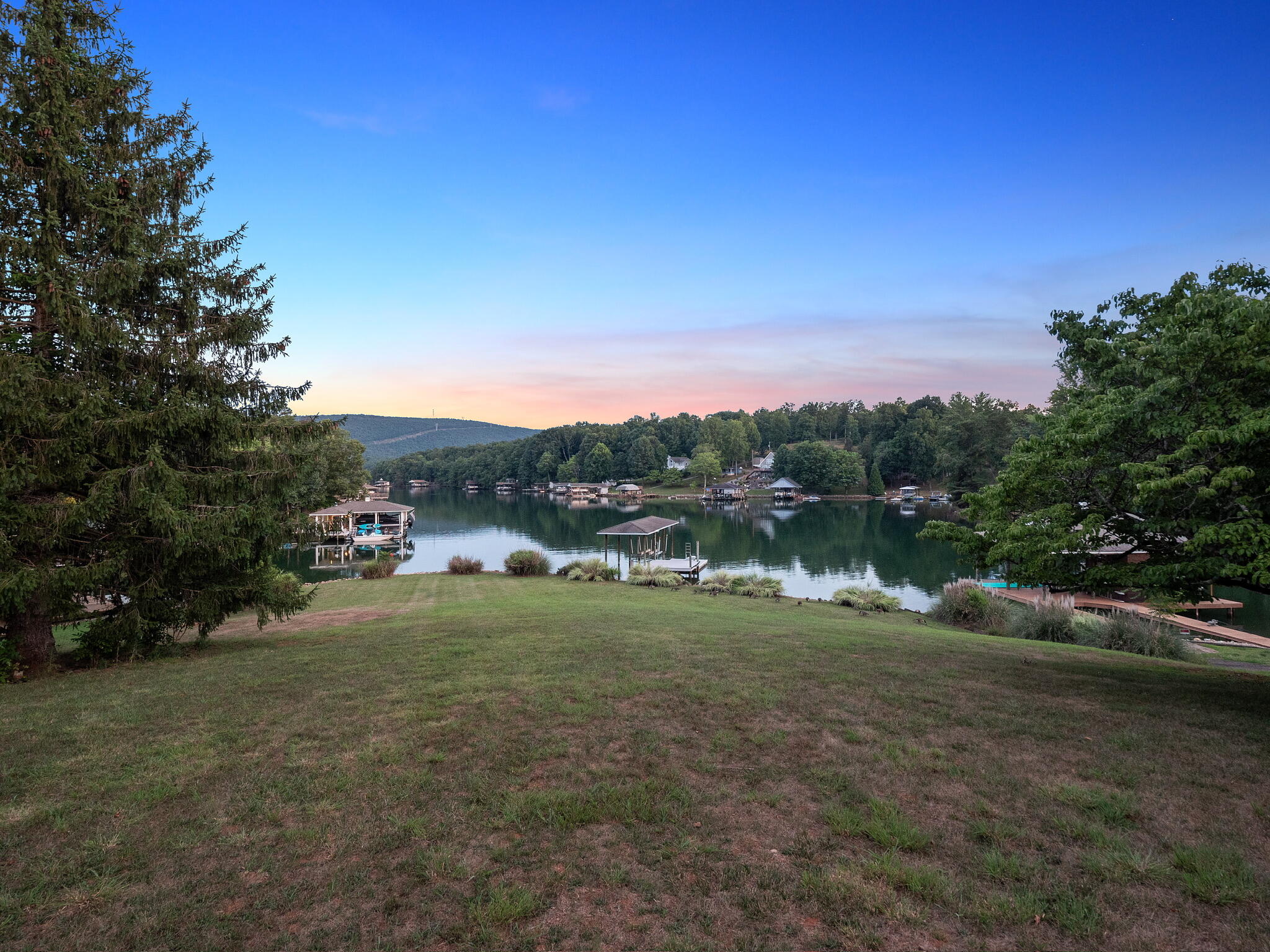 1182 Lauras Ln, Huddleston, Virginia image 9