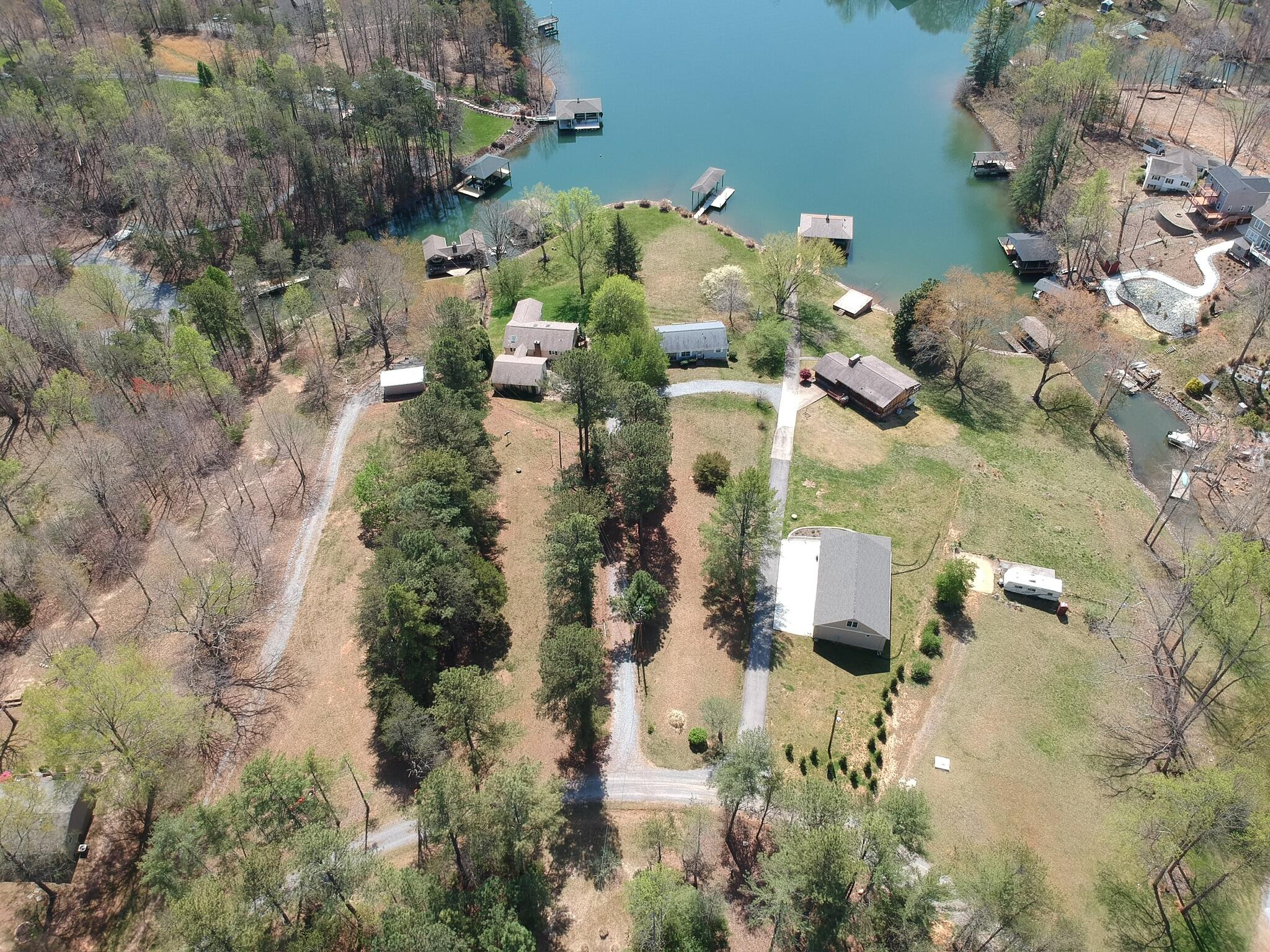 1182 Lauras Ln, Huddleston, Virginia image 2