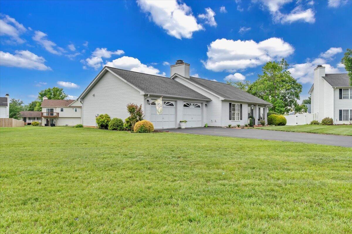 2420 Carlsbad Cir, Roanoke, Virginia image 2