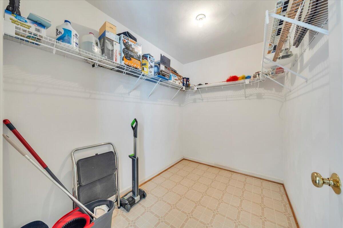 2420 Carlsbad Cir, Roanoke, Virginia image 20
