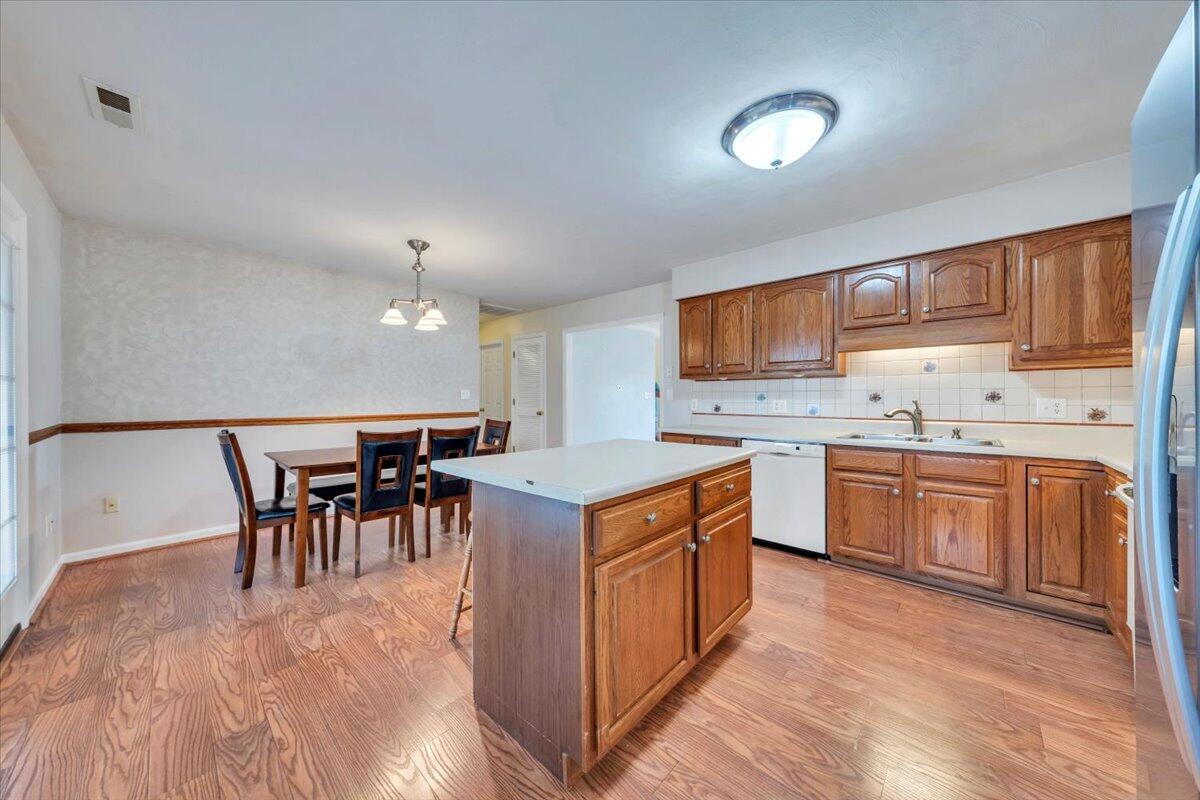 2420 Carlsbad Cir, Roanoke, Virginia image 15
