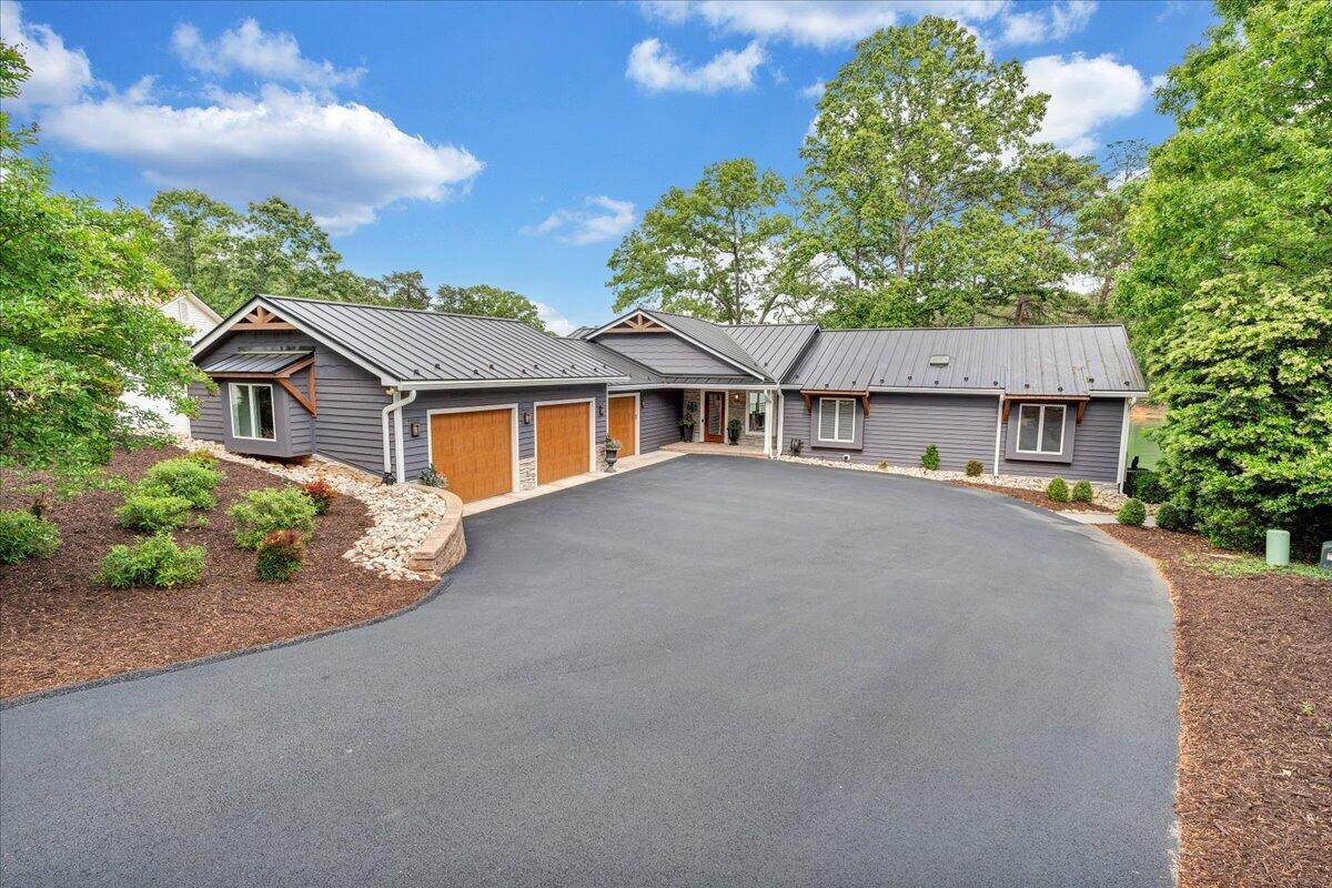140 Windmere Trl, Moneta, Virginia image 3