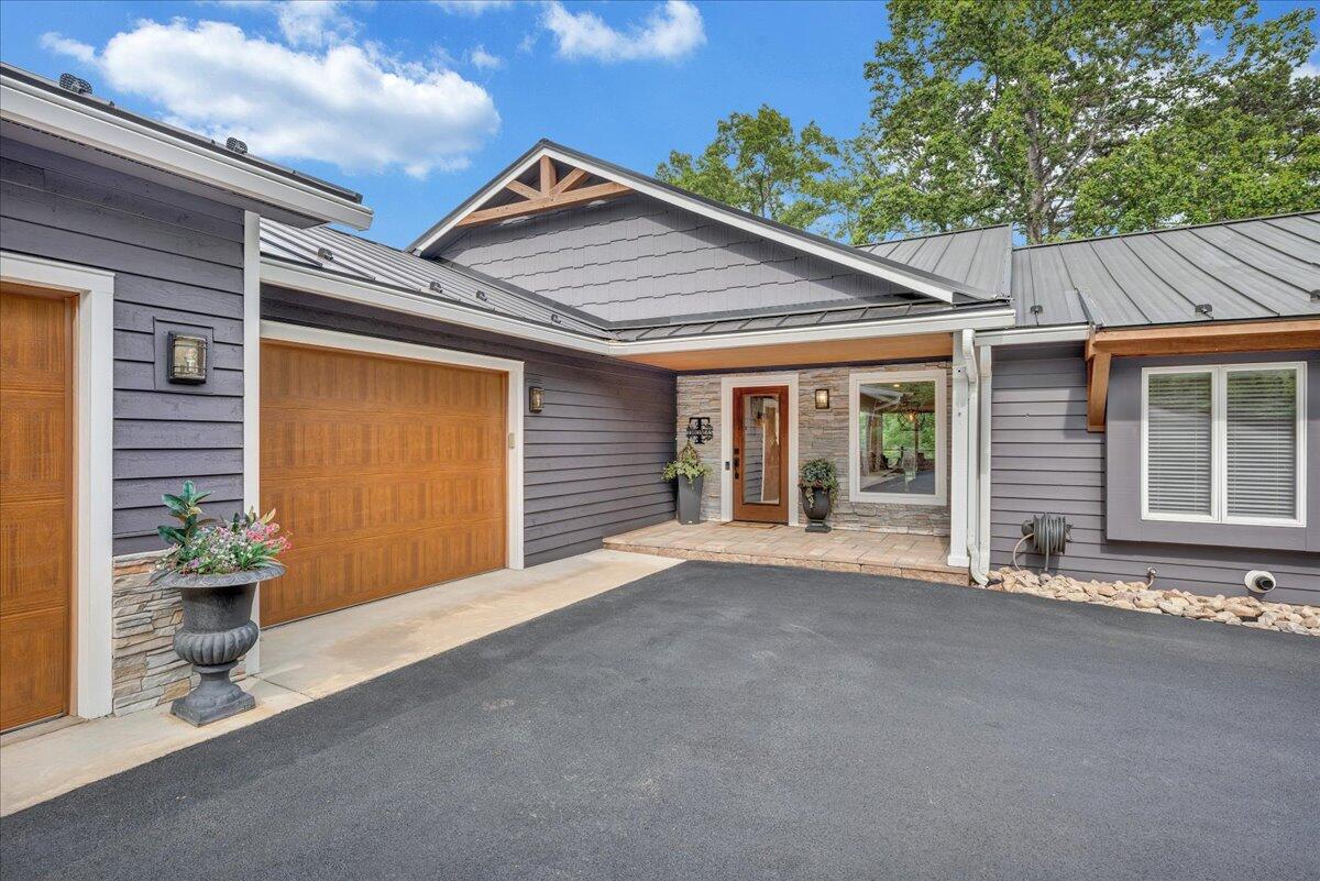 140 Windmere Trl, Moneta, Virginia image 6