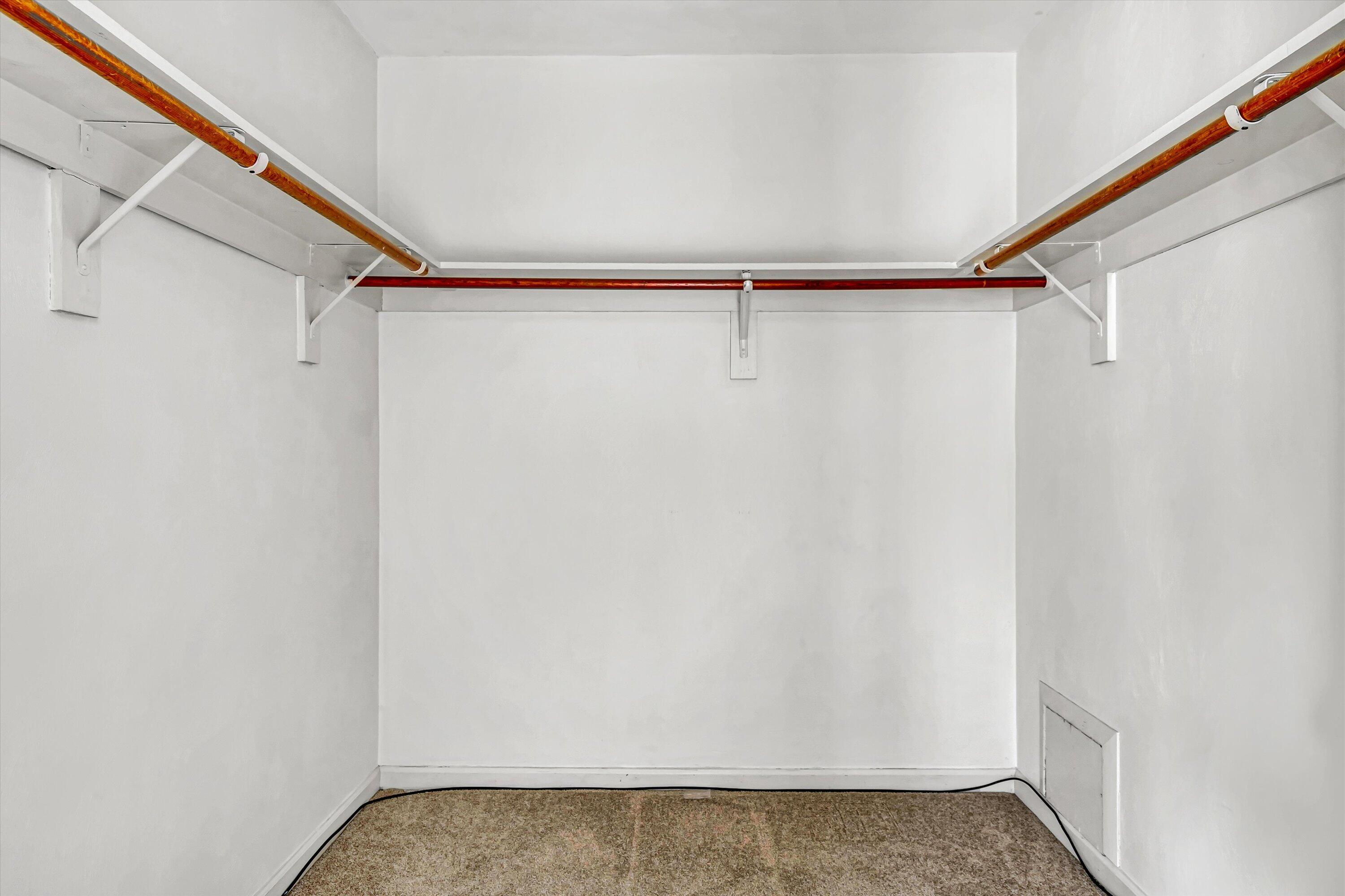 3432 Stonehenge Square, Roanoke, Virginia image 17