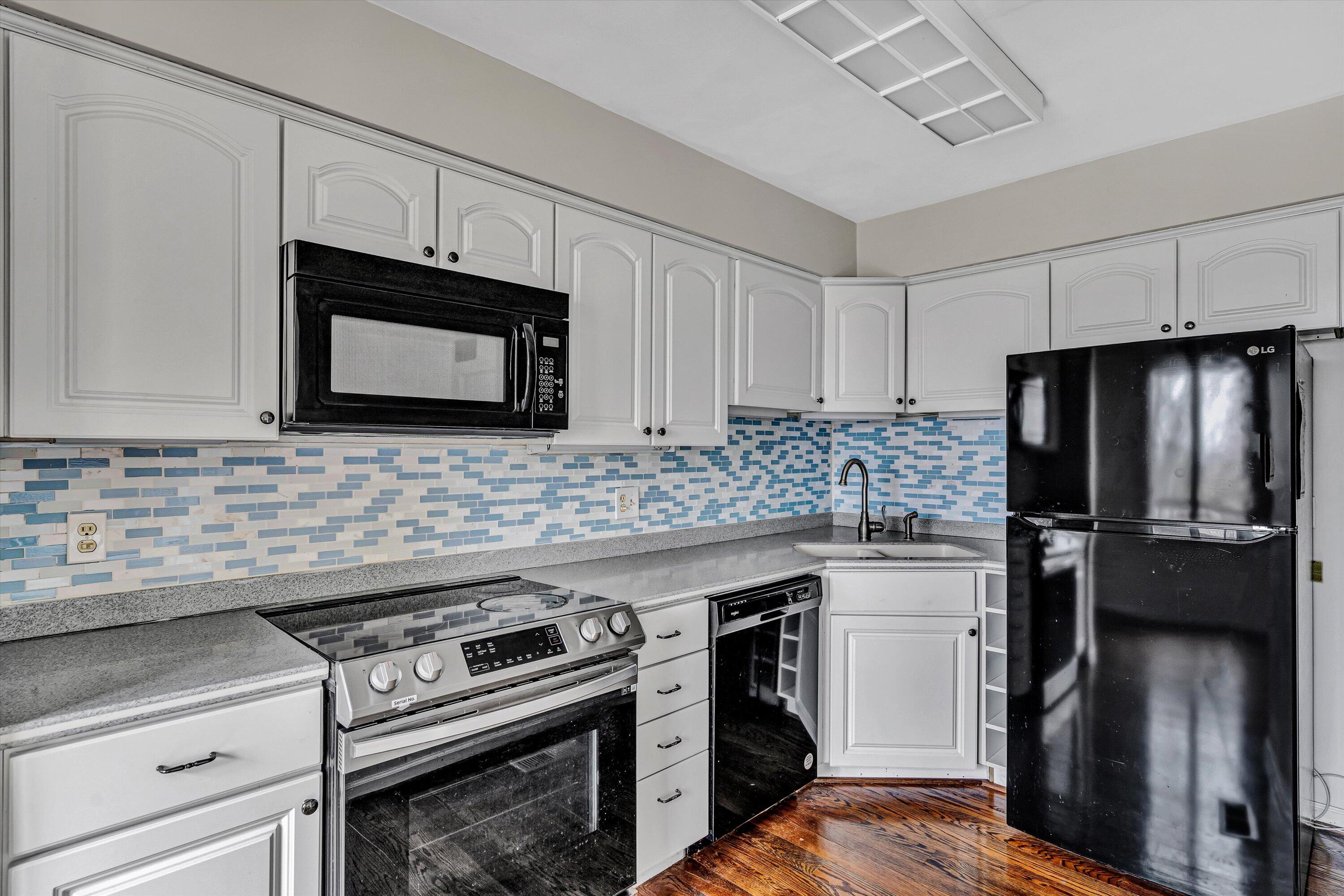 3432 Stonehenge Square, Roanoke, Virginia image 9