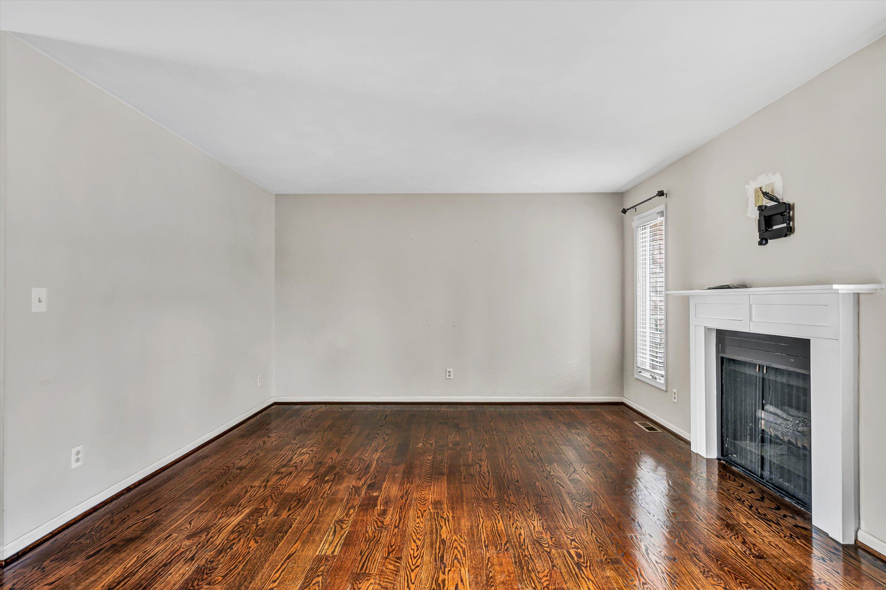 3432 Stonehenge Square, Roanoke, Virginia image 5