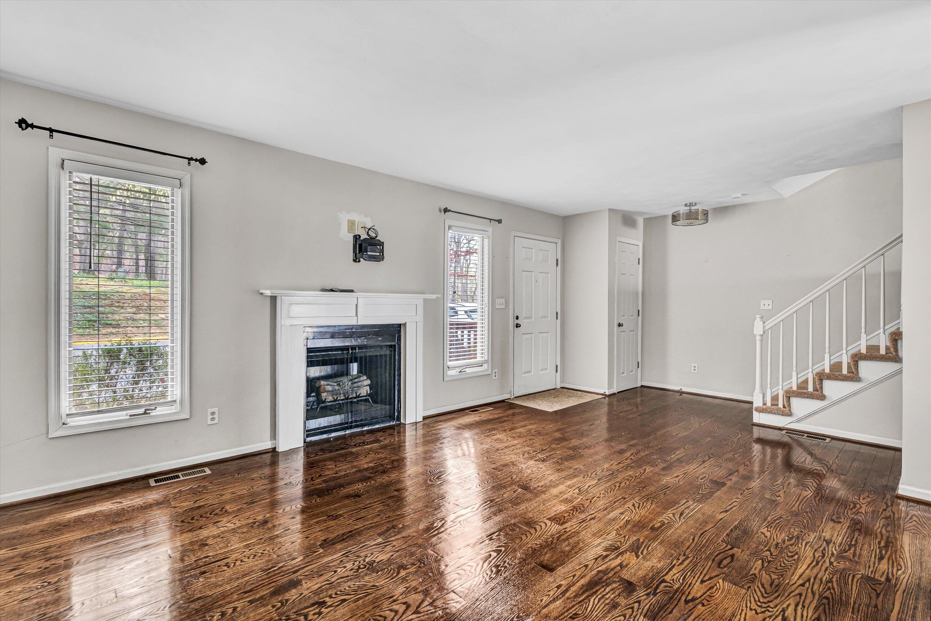 3432 Stonehenge Square, Roanoke, Virginia image 3