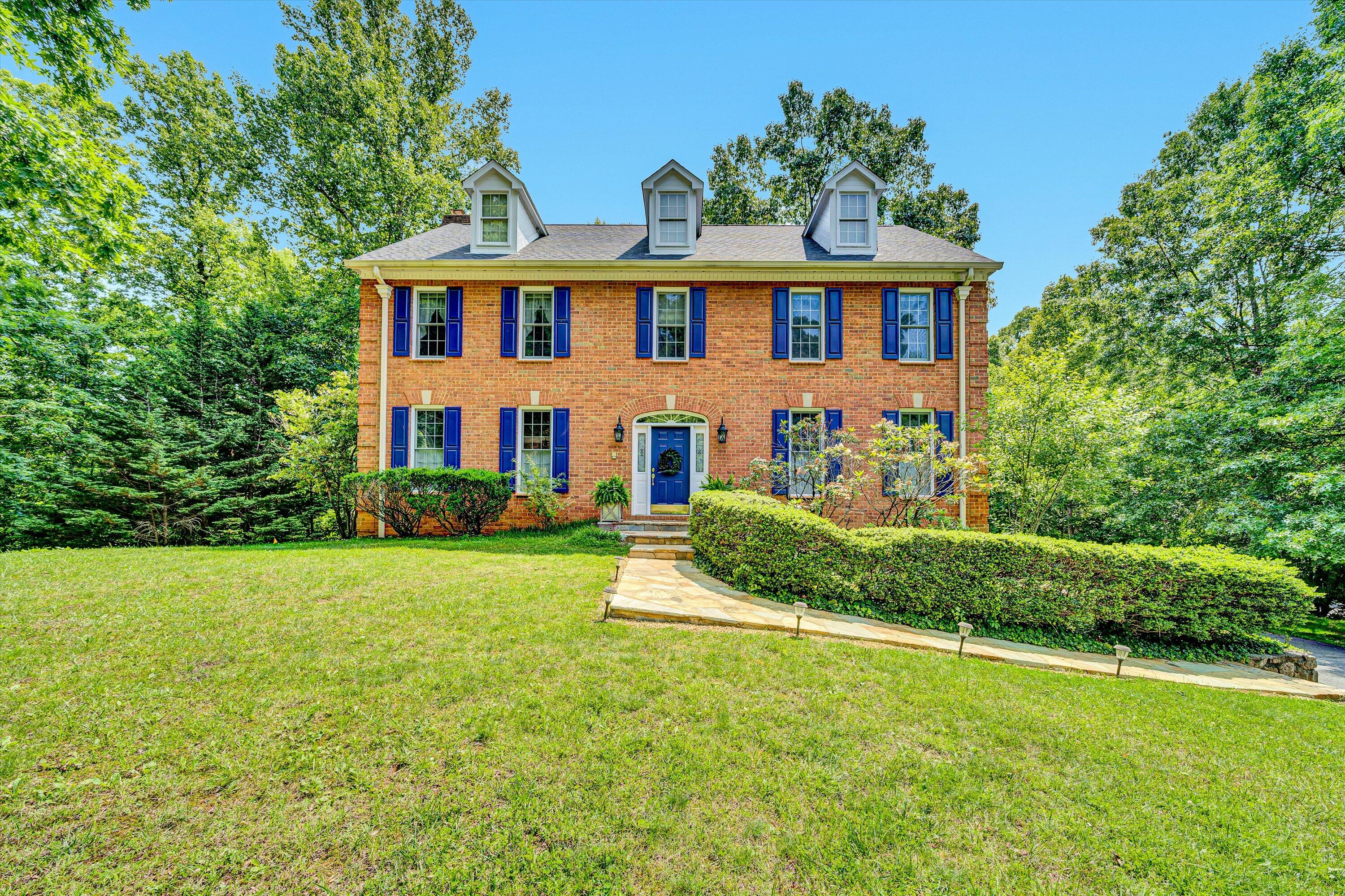 320 Grandview Dr, Troutville, Ohio image 2