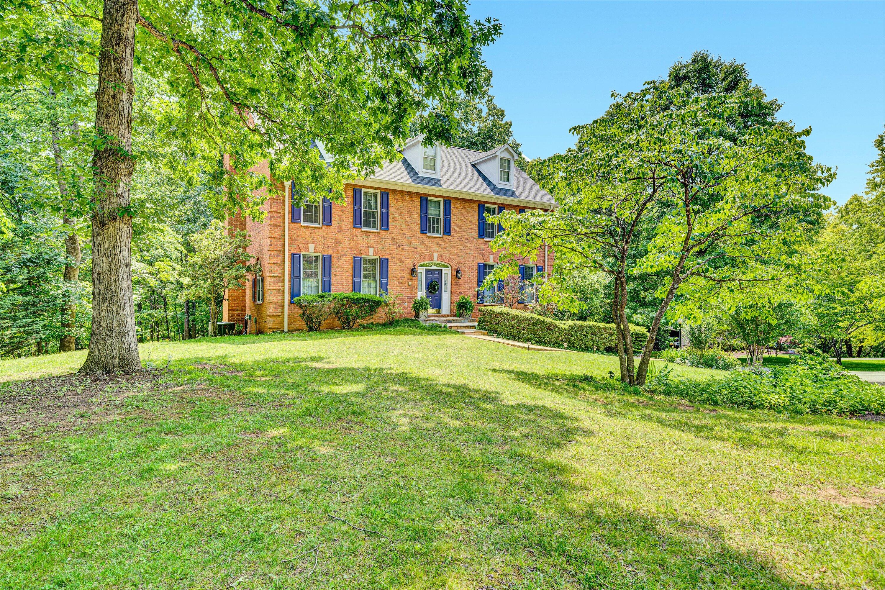 320 Grandview Dr, Troutville, Ohio image 1