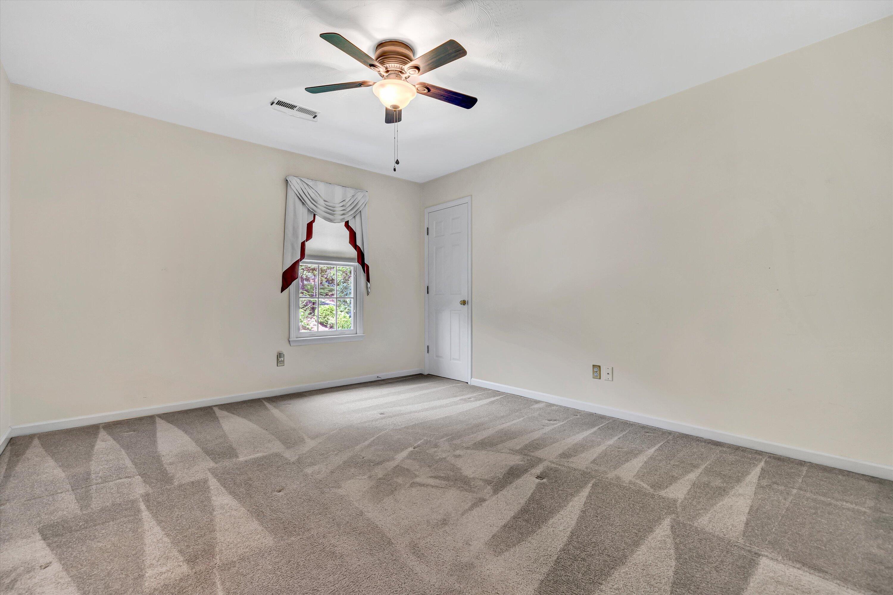 320 Grandview Dr, Troutville, Ohio image 21