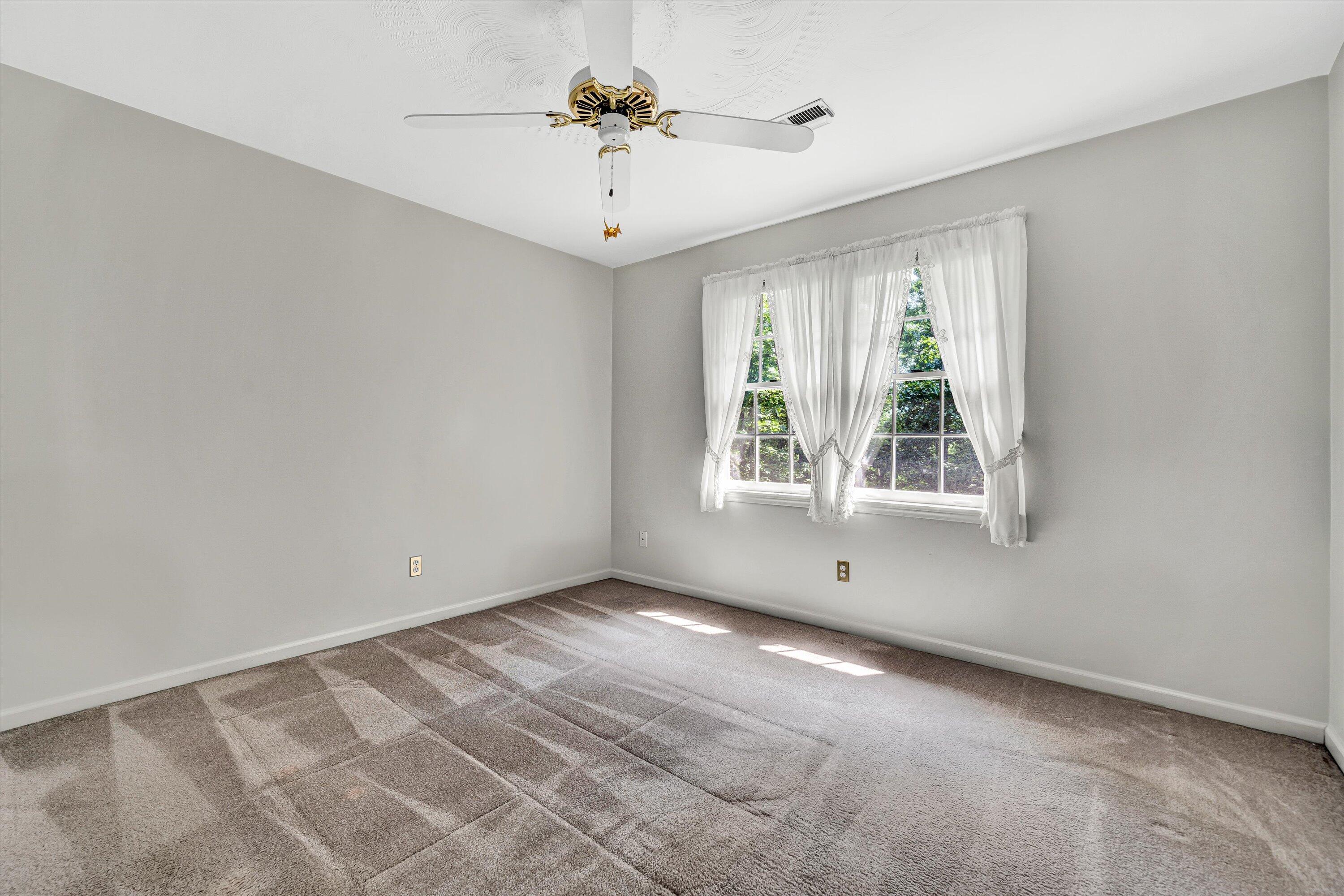 320 Grandview Dr, Troutville, Ohio image 24